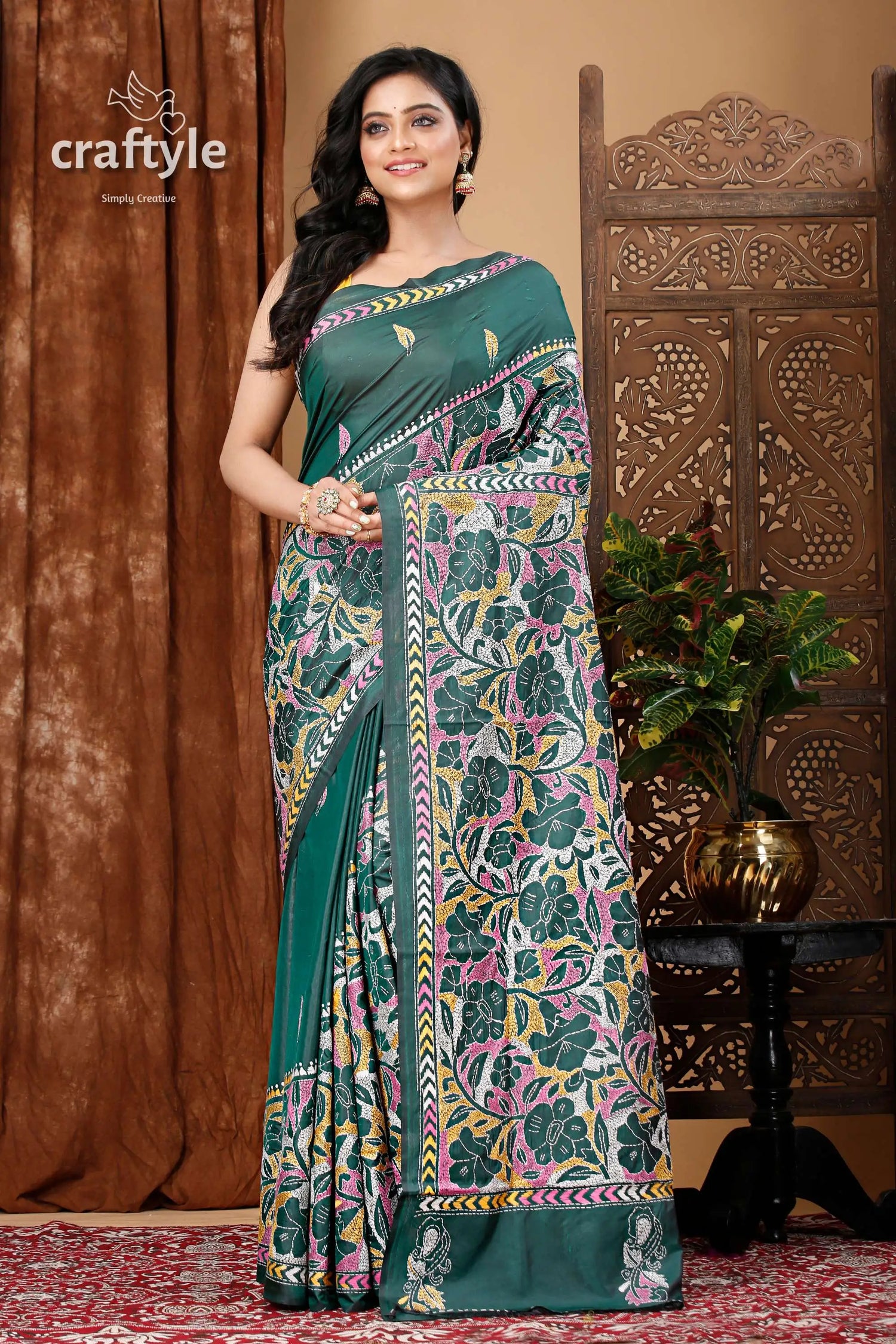 Bottle green floral kantha stitch saree - reverse woman green floral saree 1
