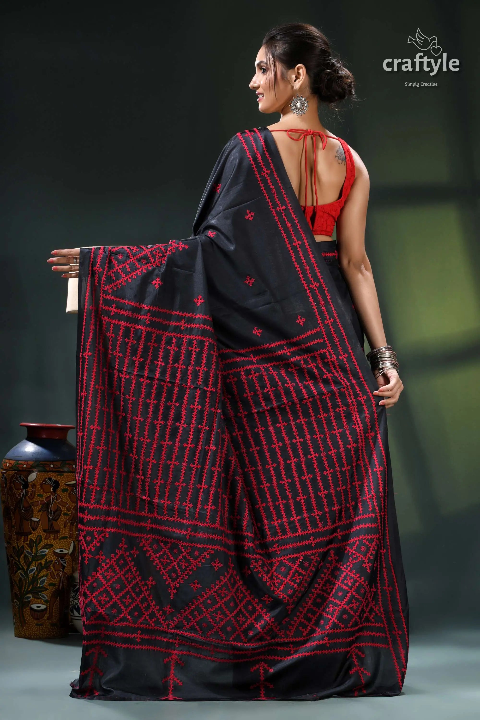 Coal black and red kutch work silk kantha saree - hand embroidery black red saree geometric pattern 5