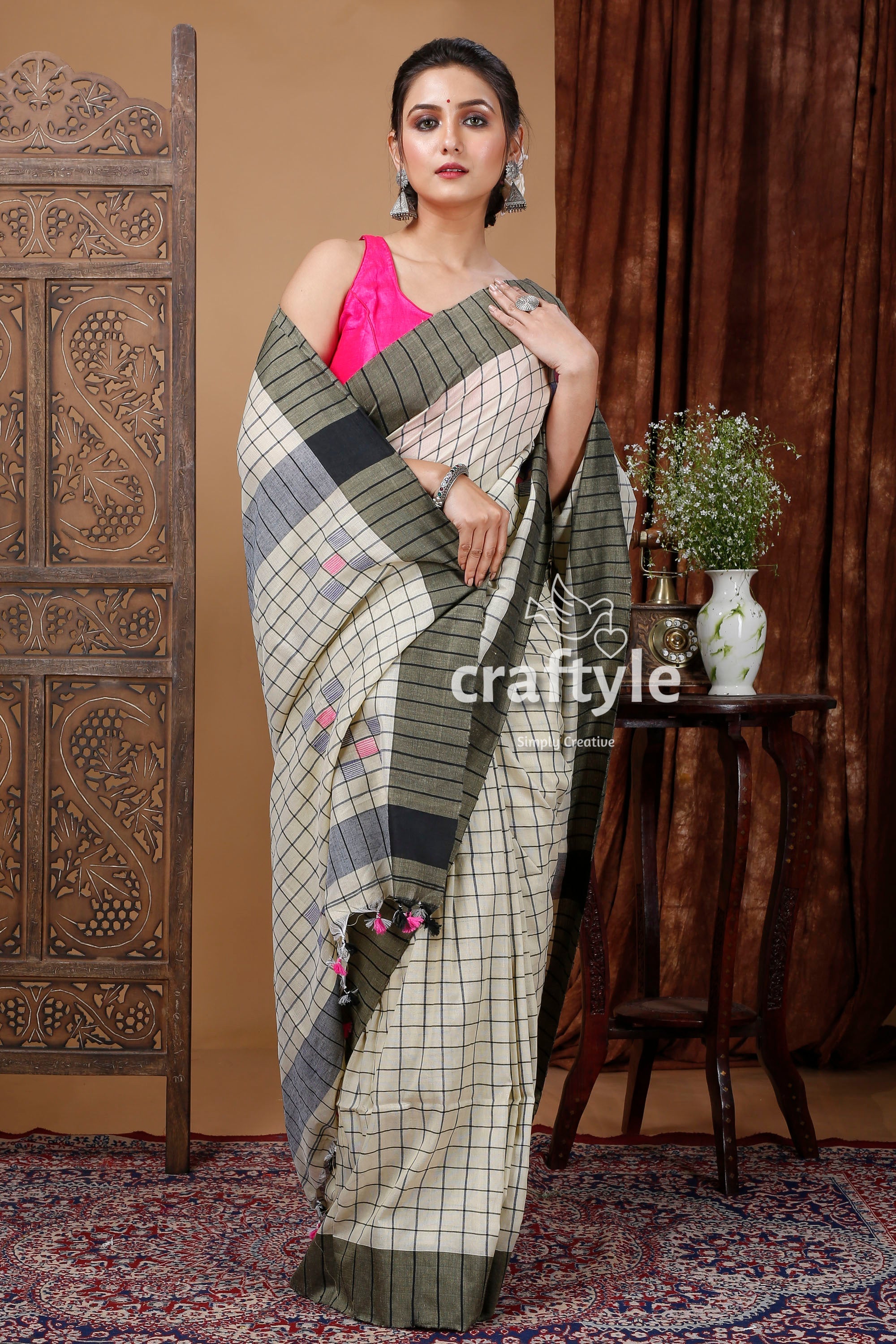 Comfortable Cream Handloom Cotton Saree - Check Design-Craftyle