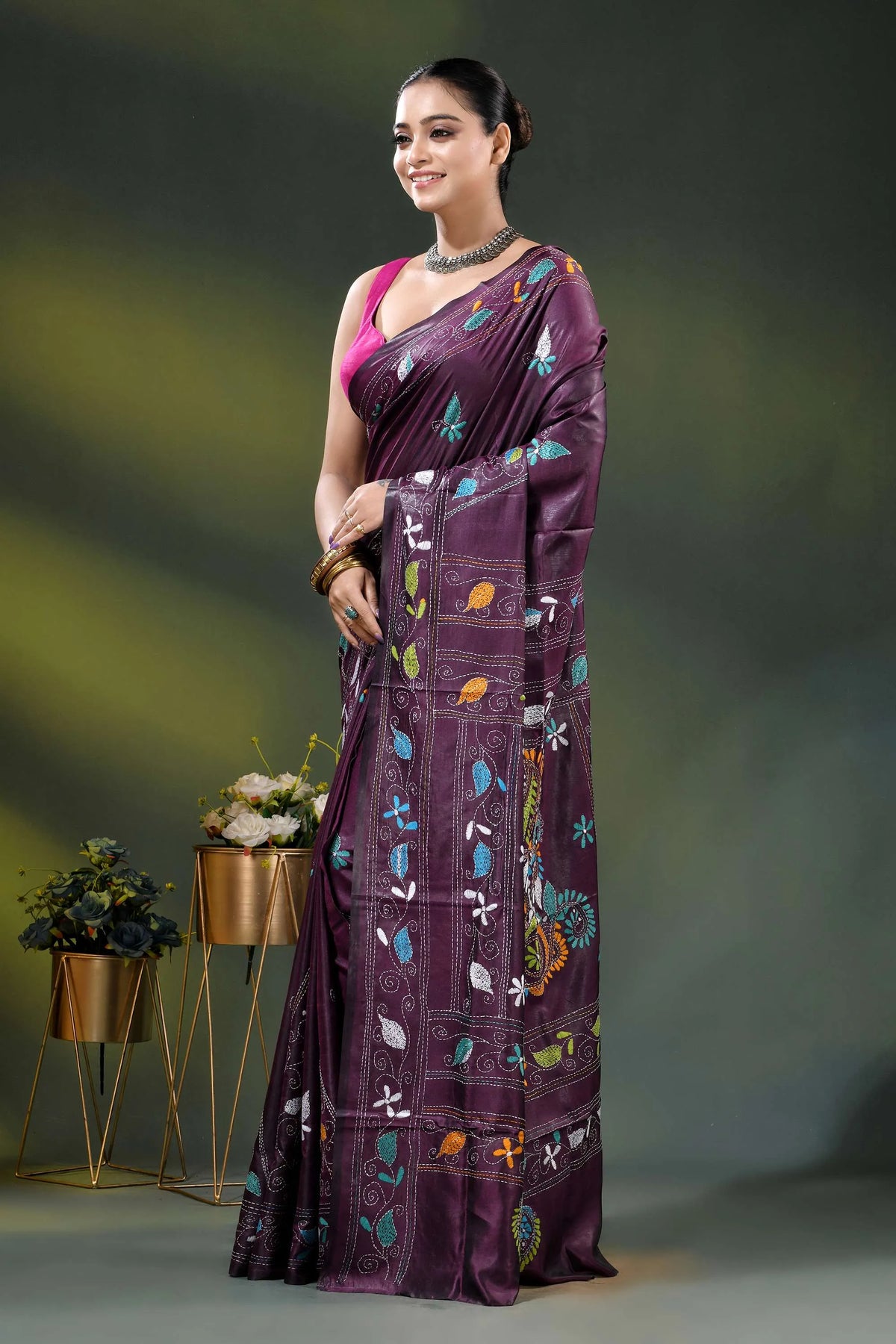 Crater brown paisley motif hand embroidered silk kantha work saree 3