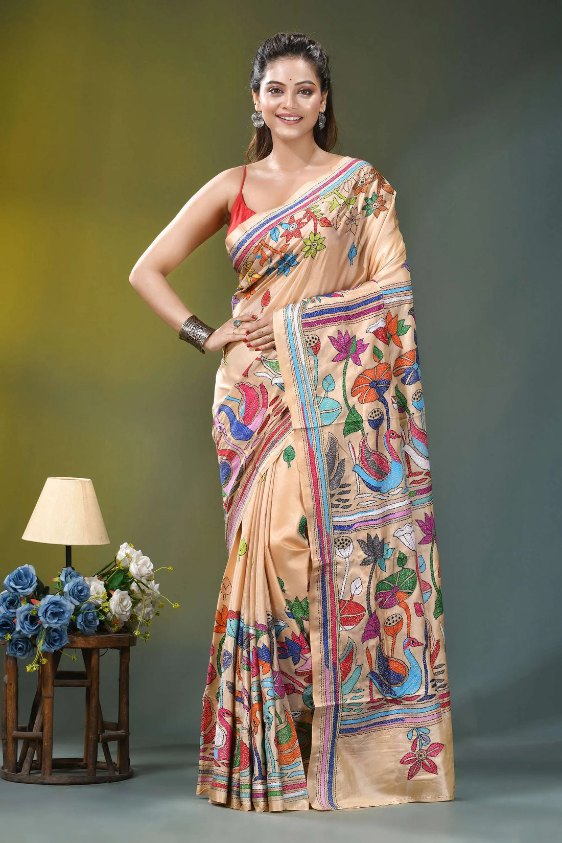 Cream beige swan motif handmade silk kantha saree beige silk saree vibrant hand-embroidered 1