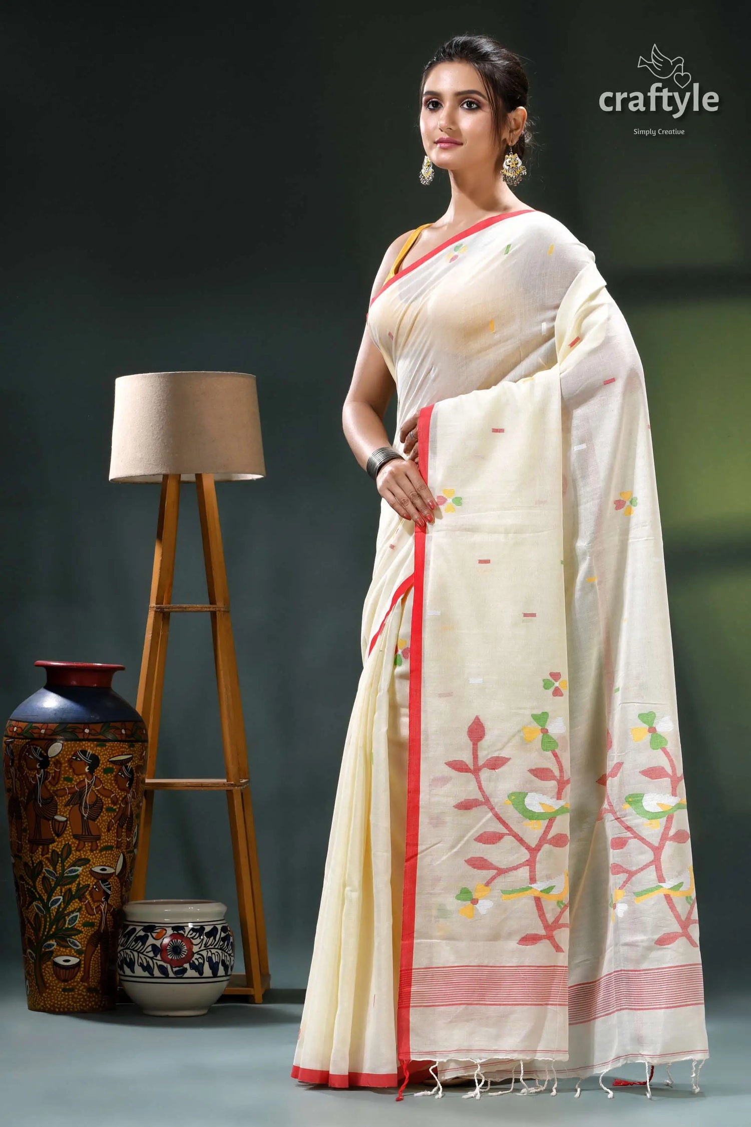 Cream white nature theme handwoven soft cotton jamdani saree cream-colored saree floral embroidery red 3