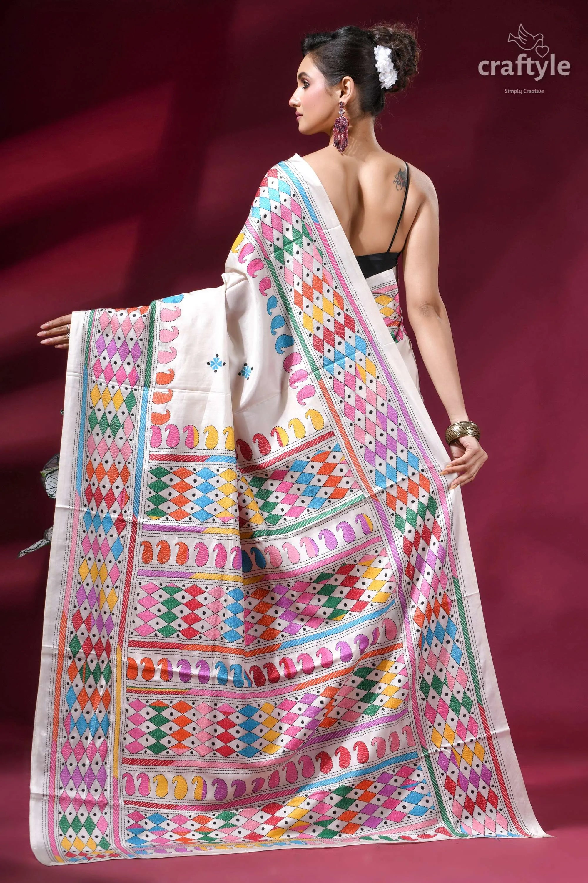 Daisy white multi-thread hand embroidered silk kantha work saree vibrant intricately patterned white saree 4