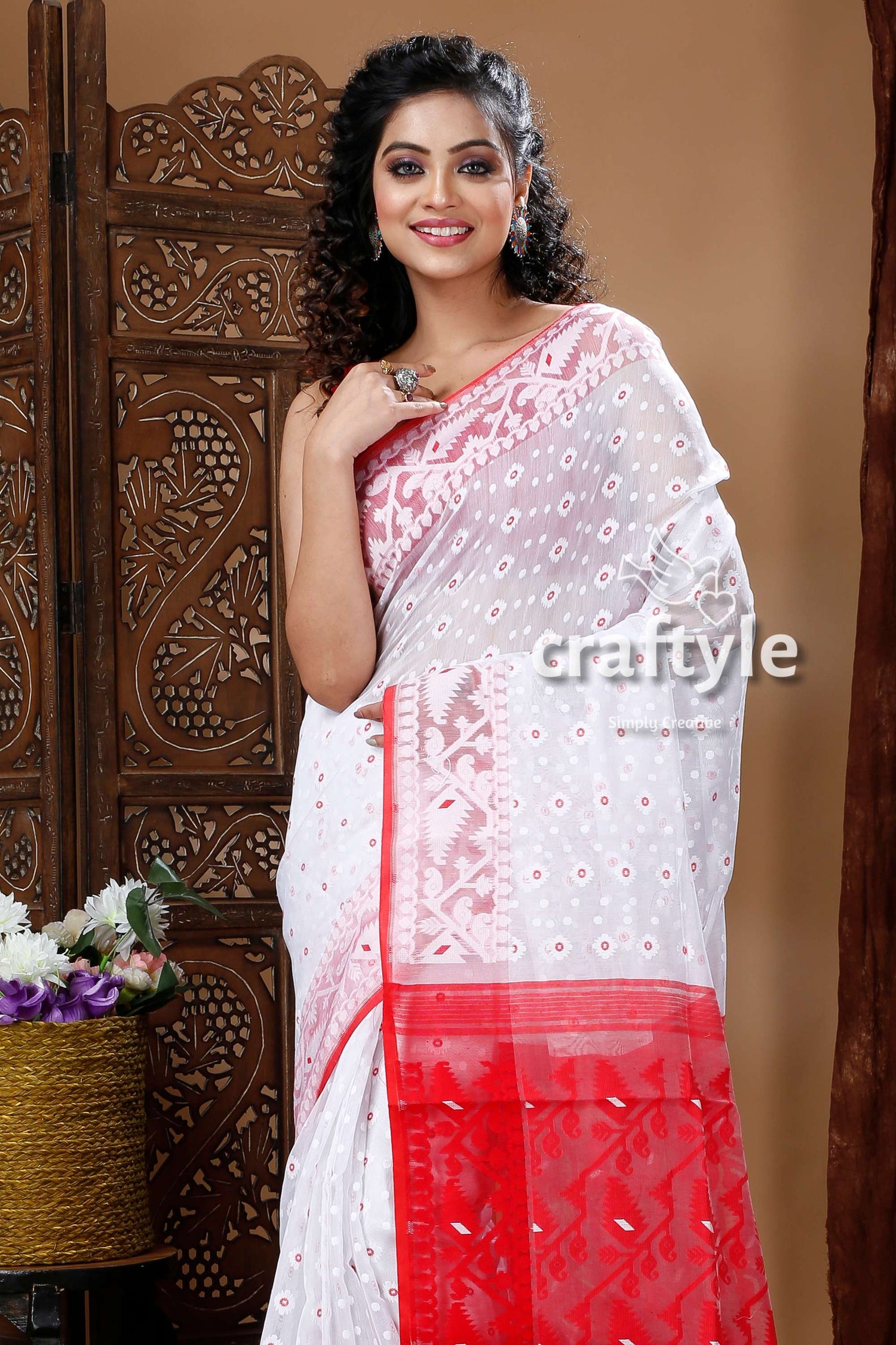 Daisy White &amp; Red Bengal Jamdani Saree - Craftyle