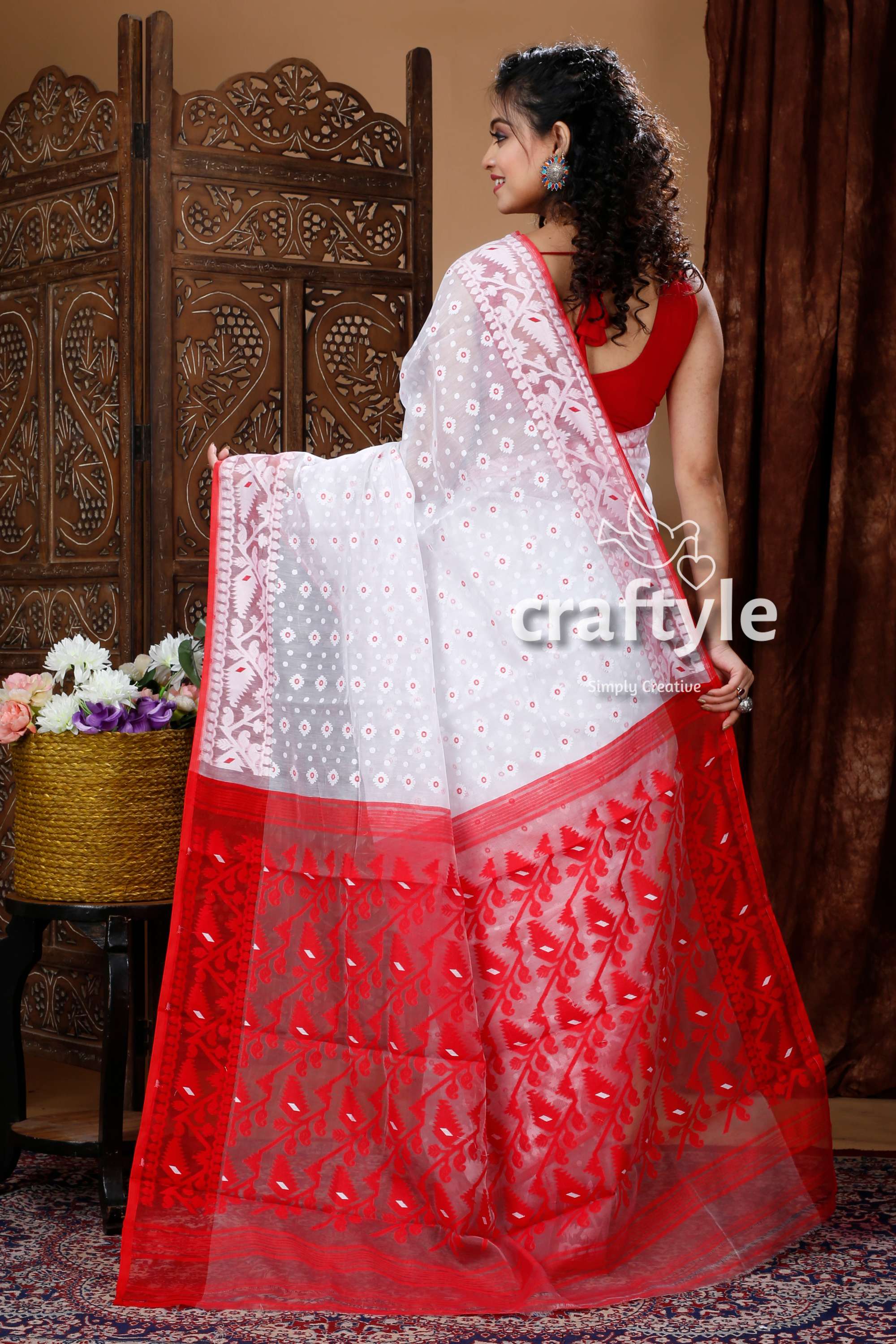 Daisy White &amp; Red Bengal Jamdani Saree - Craftyle