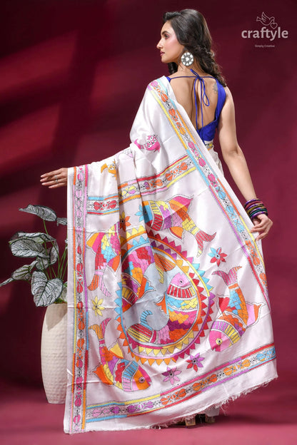 Daisy white silk kantha embroidery saree with artisanal fish motif white silk saree adorned vibrant 5