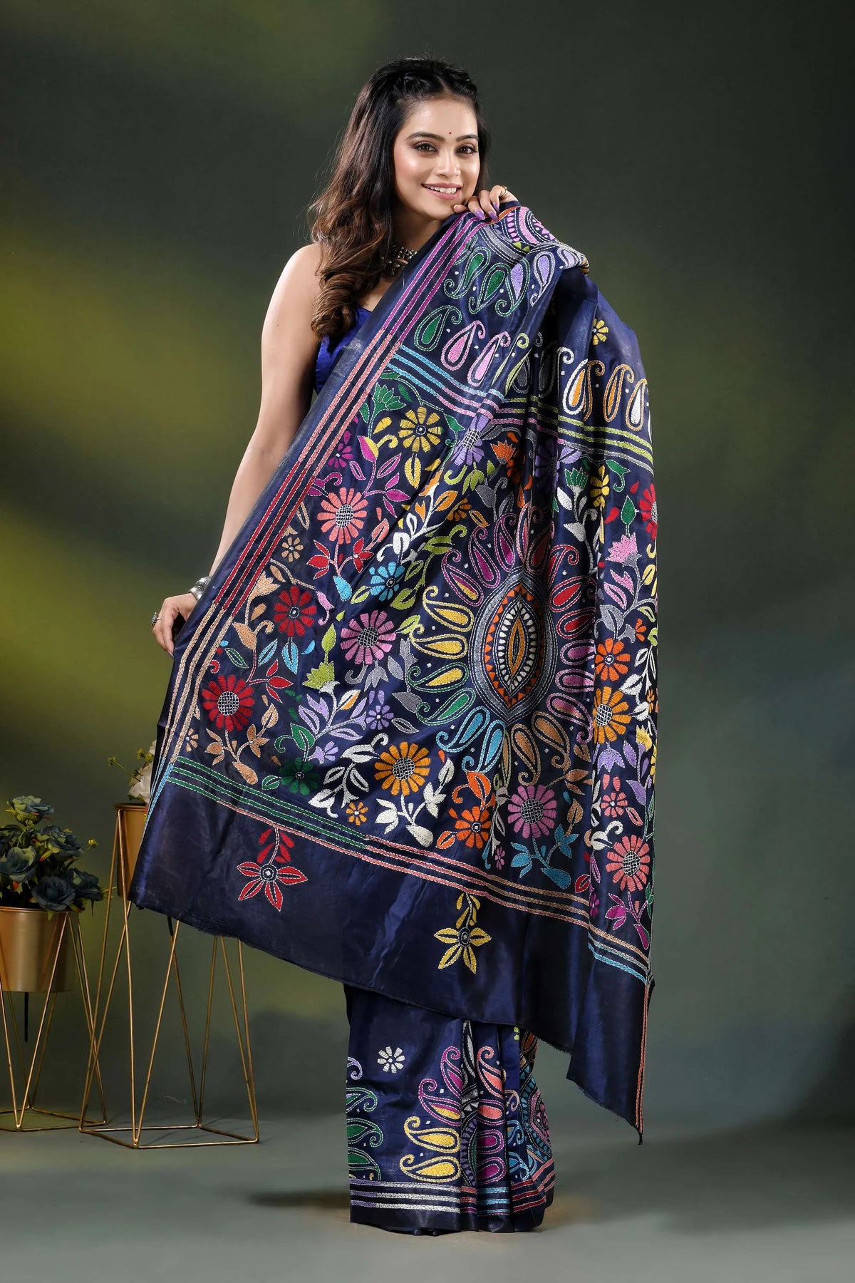 Dark blue multi-thread floral paisley motif handcrafted silk kantha saree 4