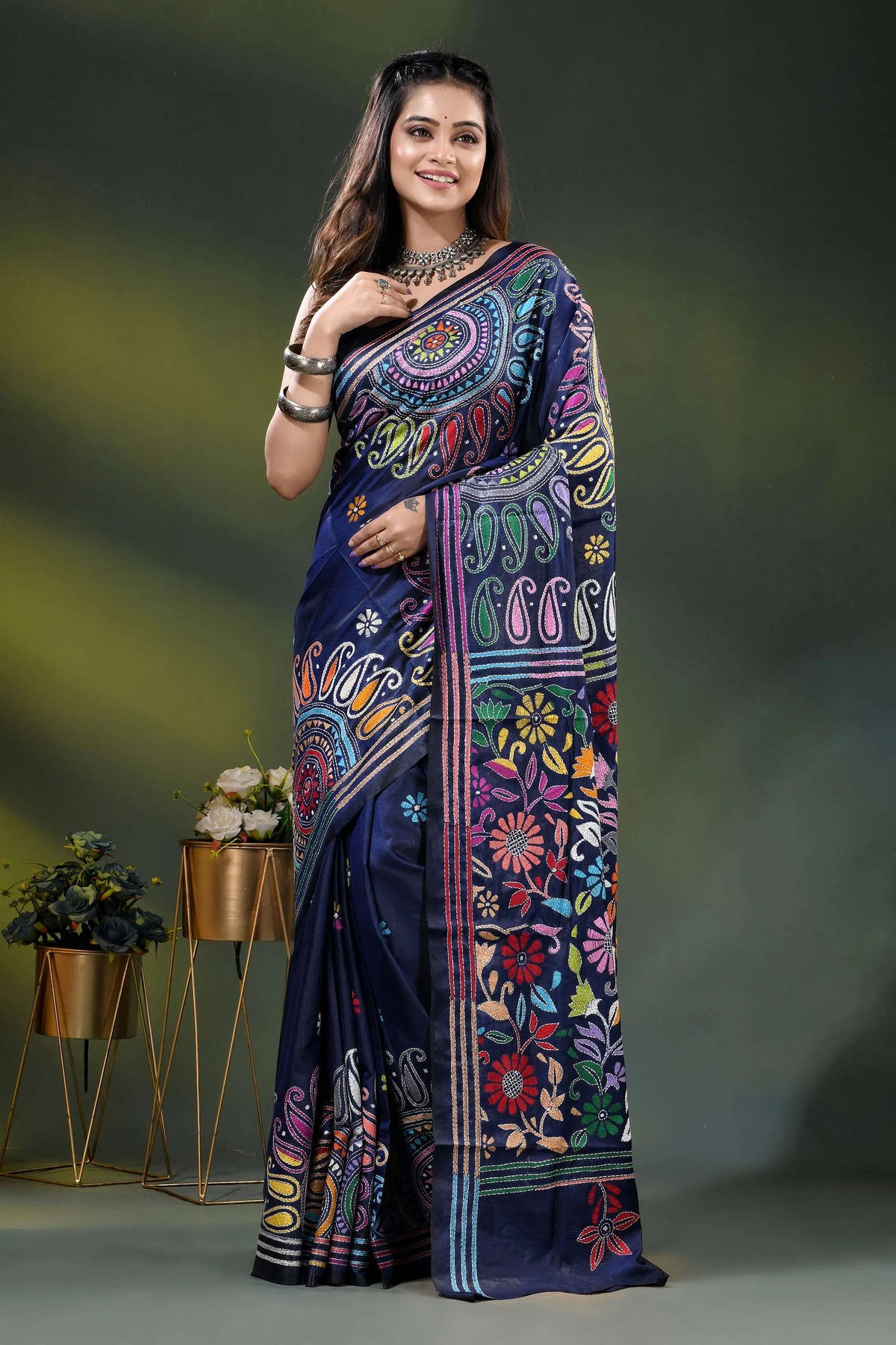 Dark blue multi-thread floral paisley motif handcrafted silk kantha saree 6