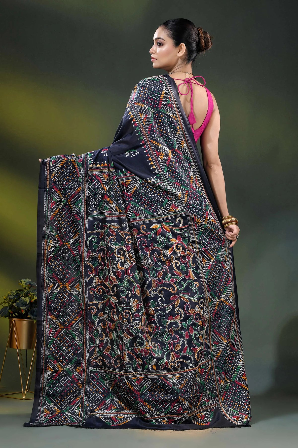 Dark blue silk kantha saree with hand embroidered ethnic design 5
