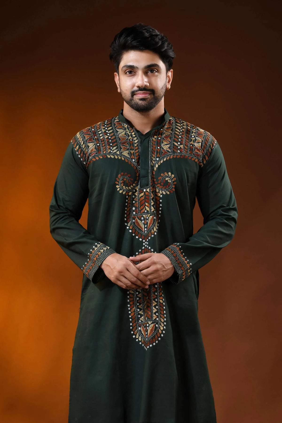 Dark green cotton kantha stitch kurta for men - rust hand embroidery 2