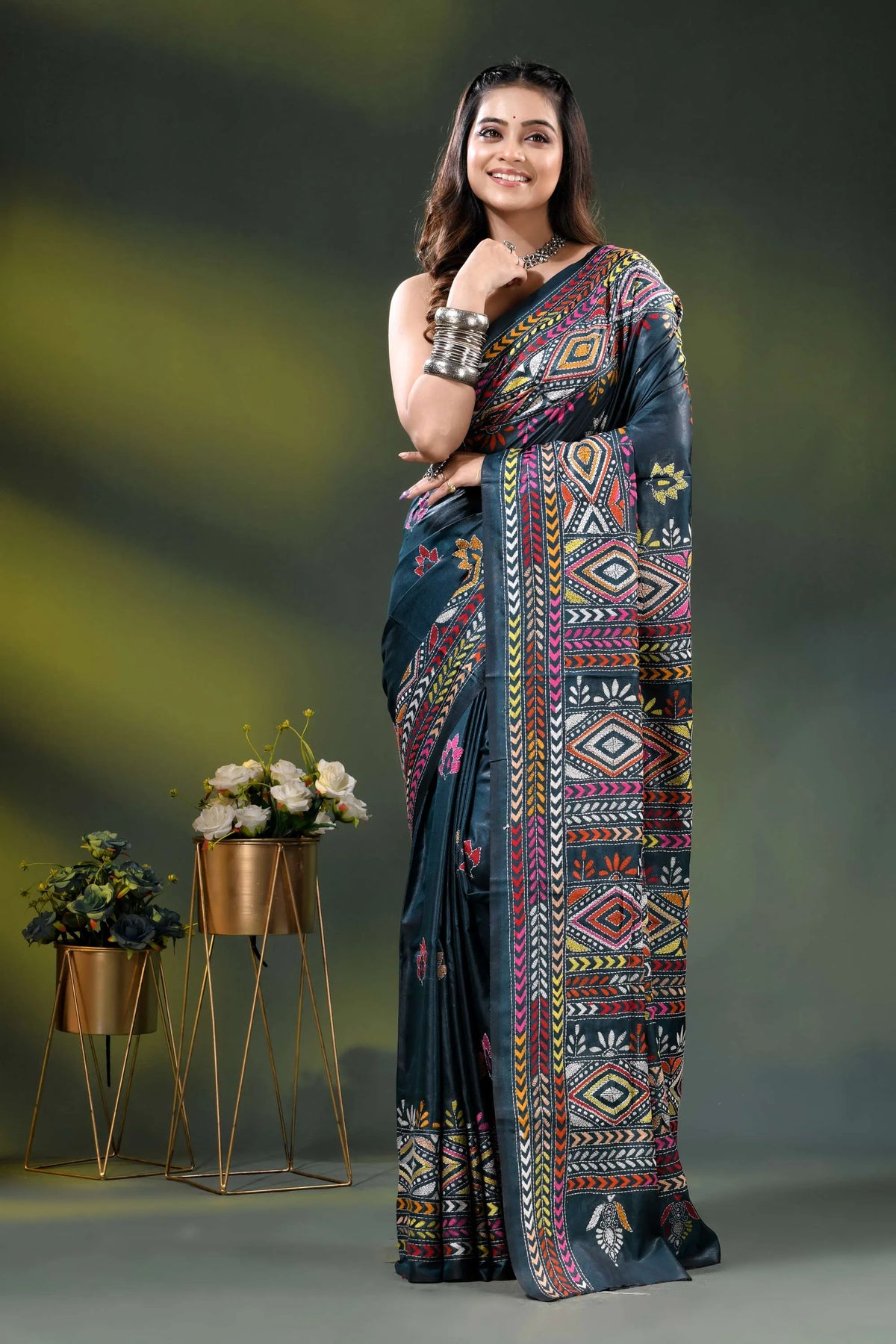 Dark jungle green multi-thread ethnic design silk kantha saree 6