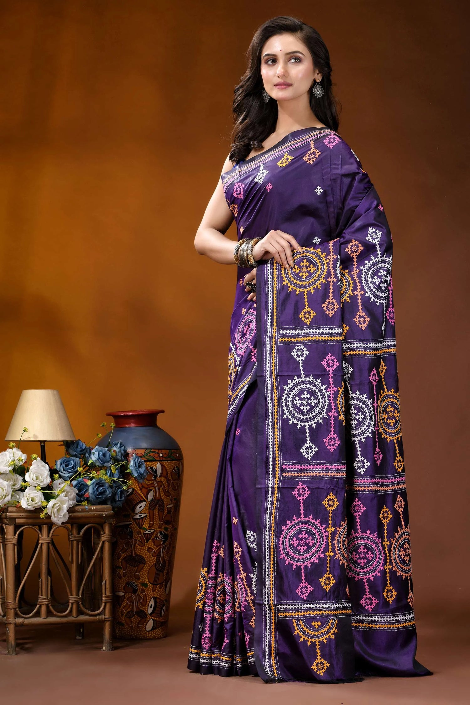 Dark purple multithread circular motif kutch embroidery silk saree rich purple silk saree adorned 3