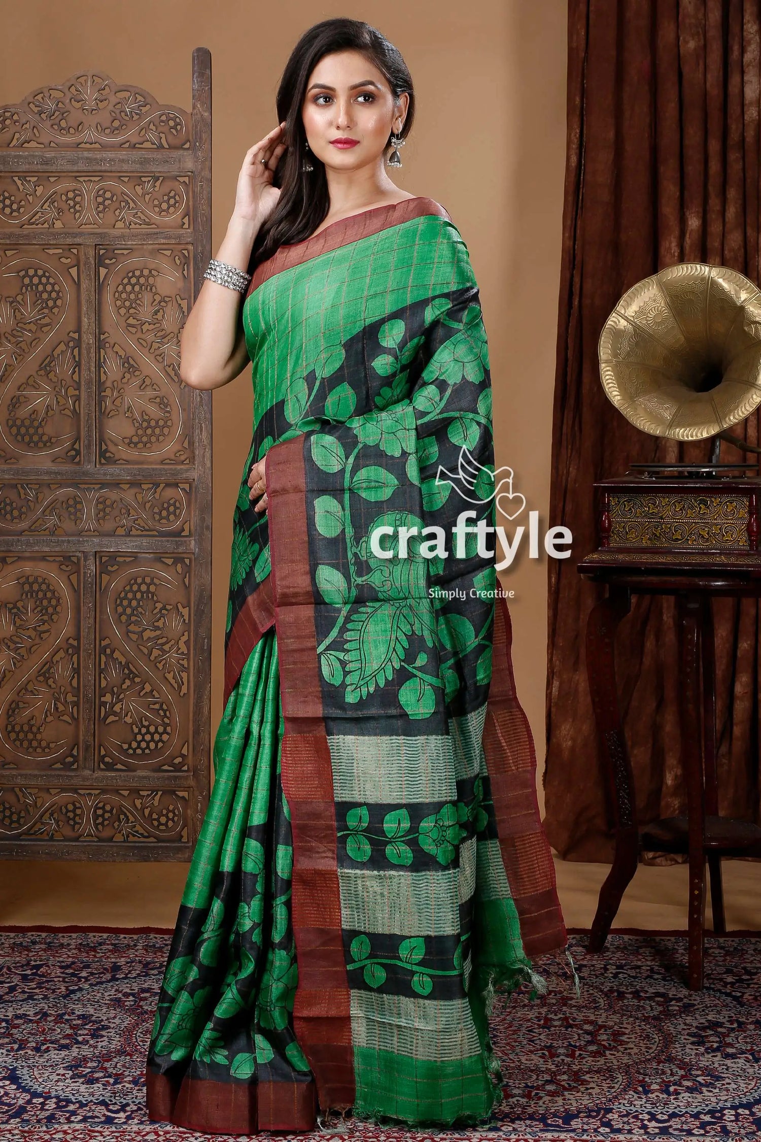 Dartmouth green &amp; black handmade zari pure tussar kalamkari saree green black floral saree 3