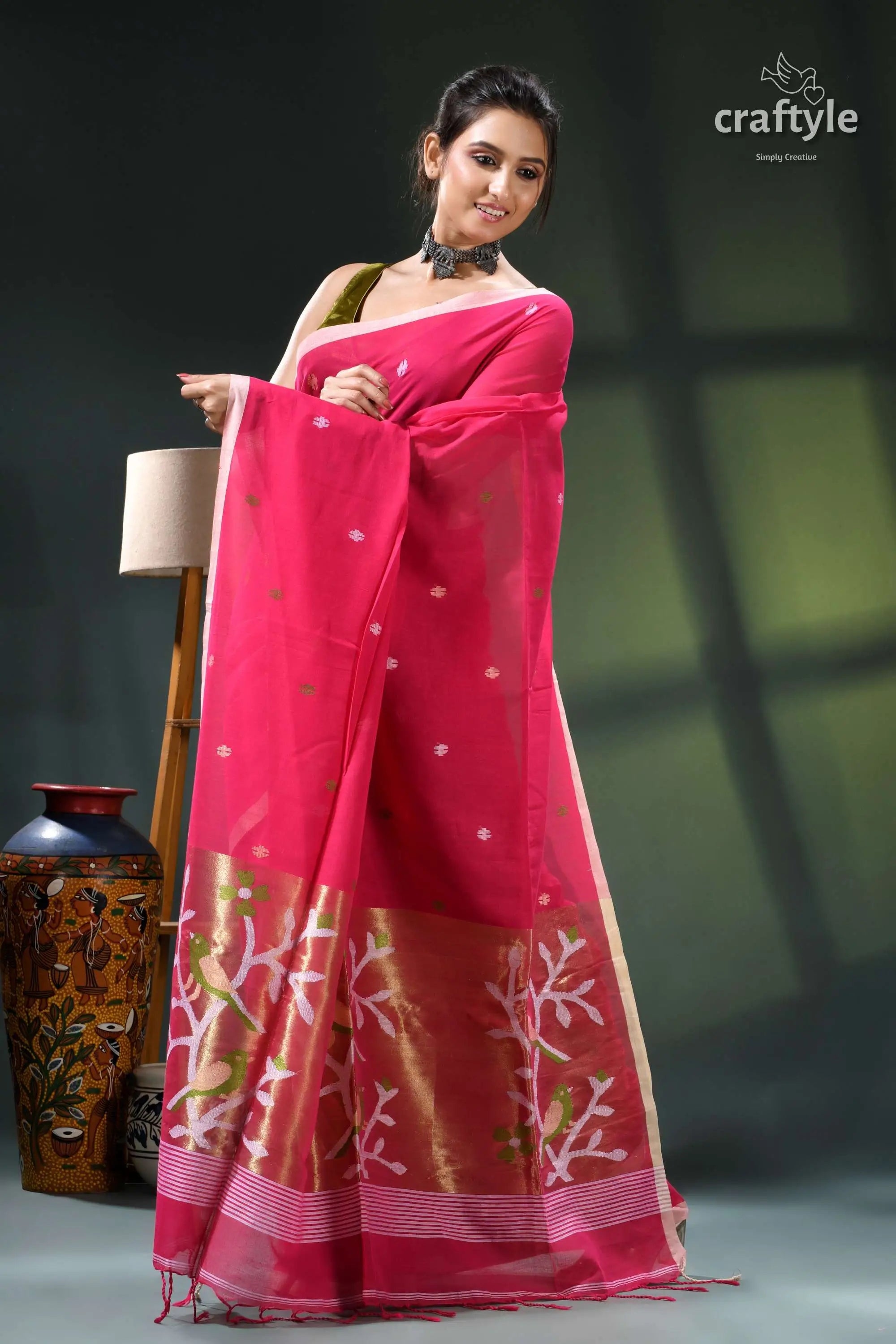 Debian red handwoven soft cotton dhakai jamdani saree pink saree floral embroidery golden 4