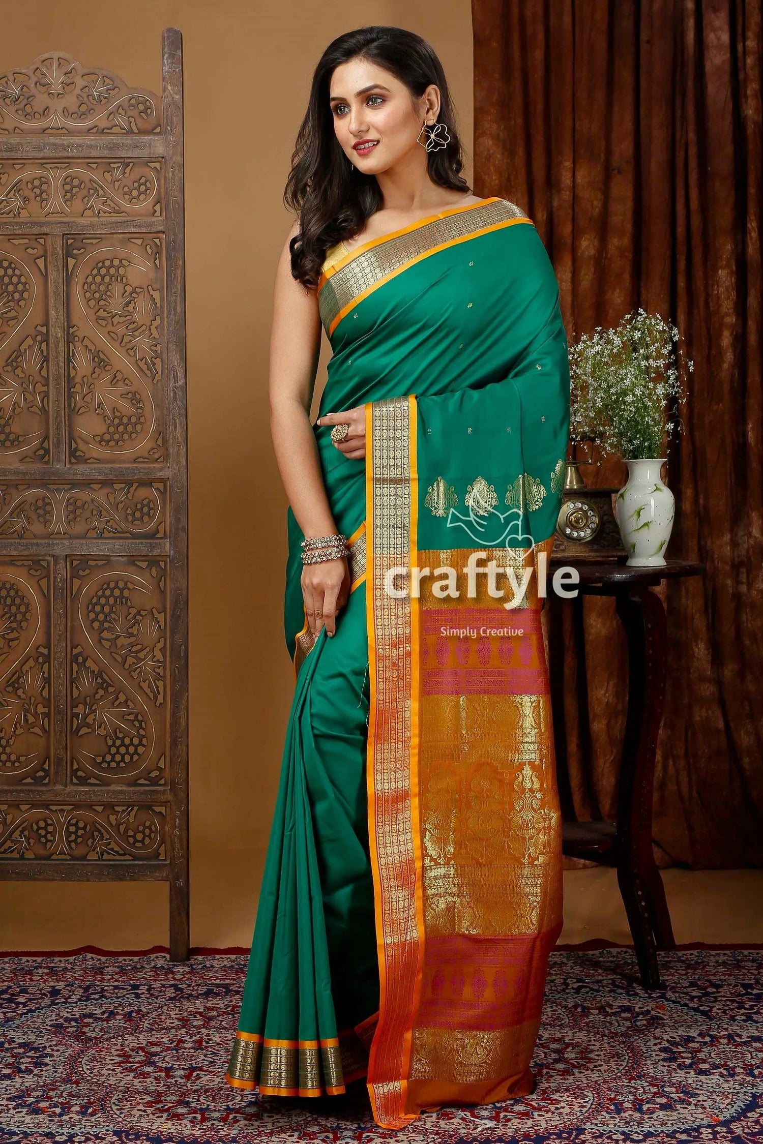 Deep green zari border bomkai soft silk saree green saree gold red border 3