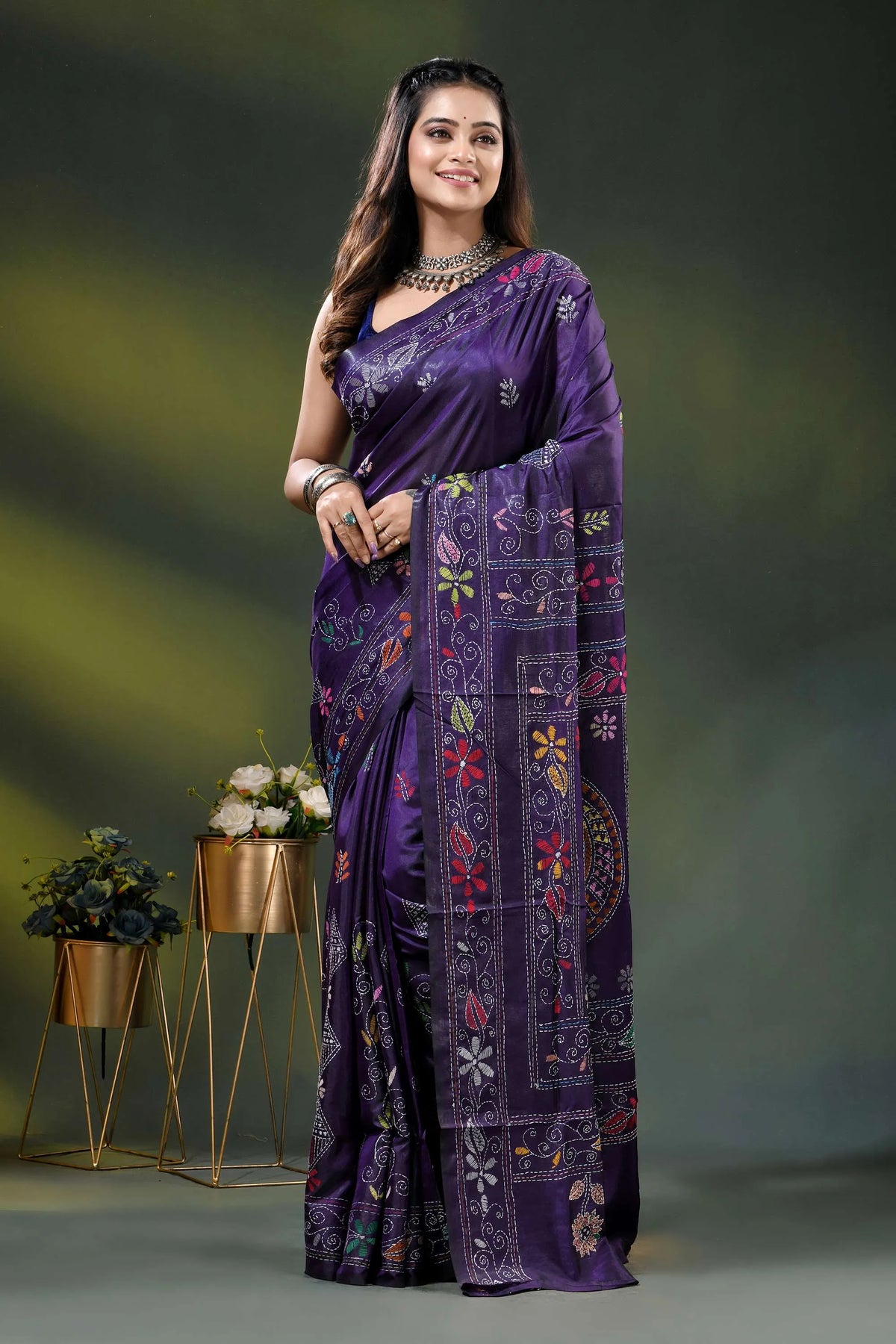 Deep purple fish motif hand embroidered multi-thread kantha silk saree 2