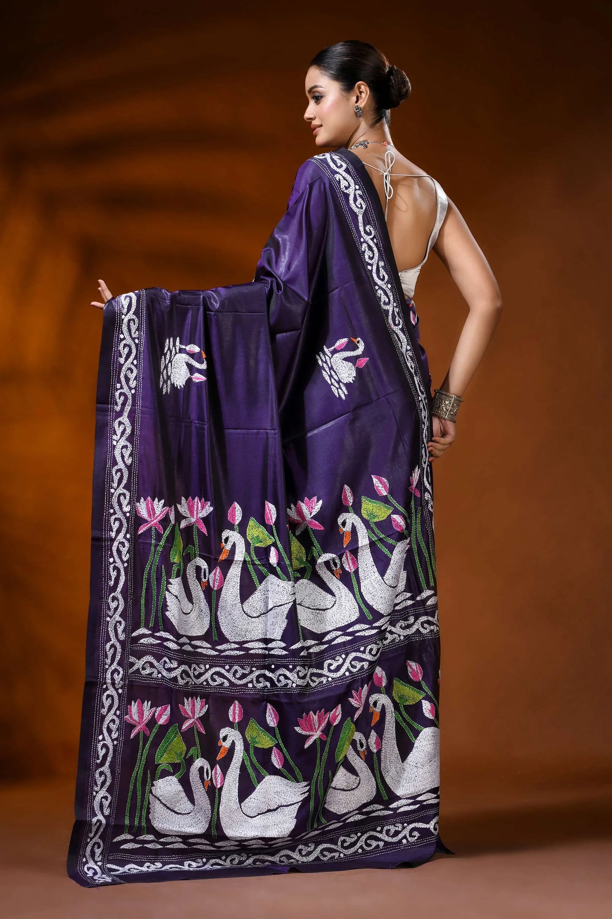 Deep purple handcrafted kantha silk saree with swan lotus design 5