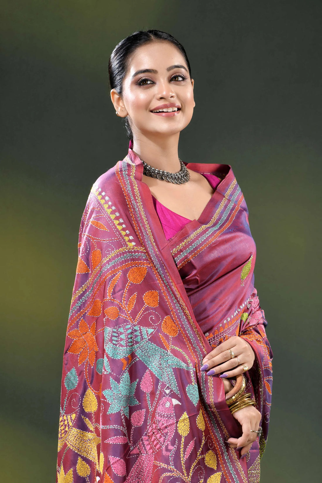 Deep rose dual-tone bird motif hand embroidered kantha silk saree 2