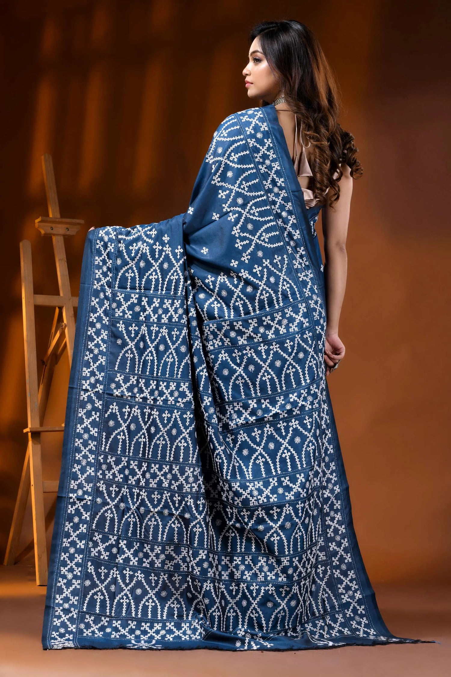 Denim blue ethnic silk gujarati stitch saree - hand embroidered 5