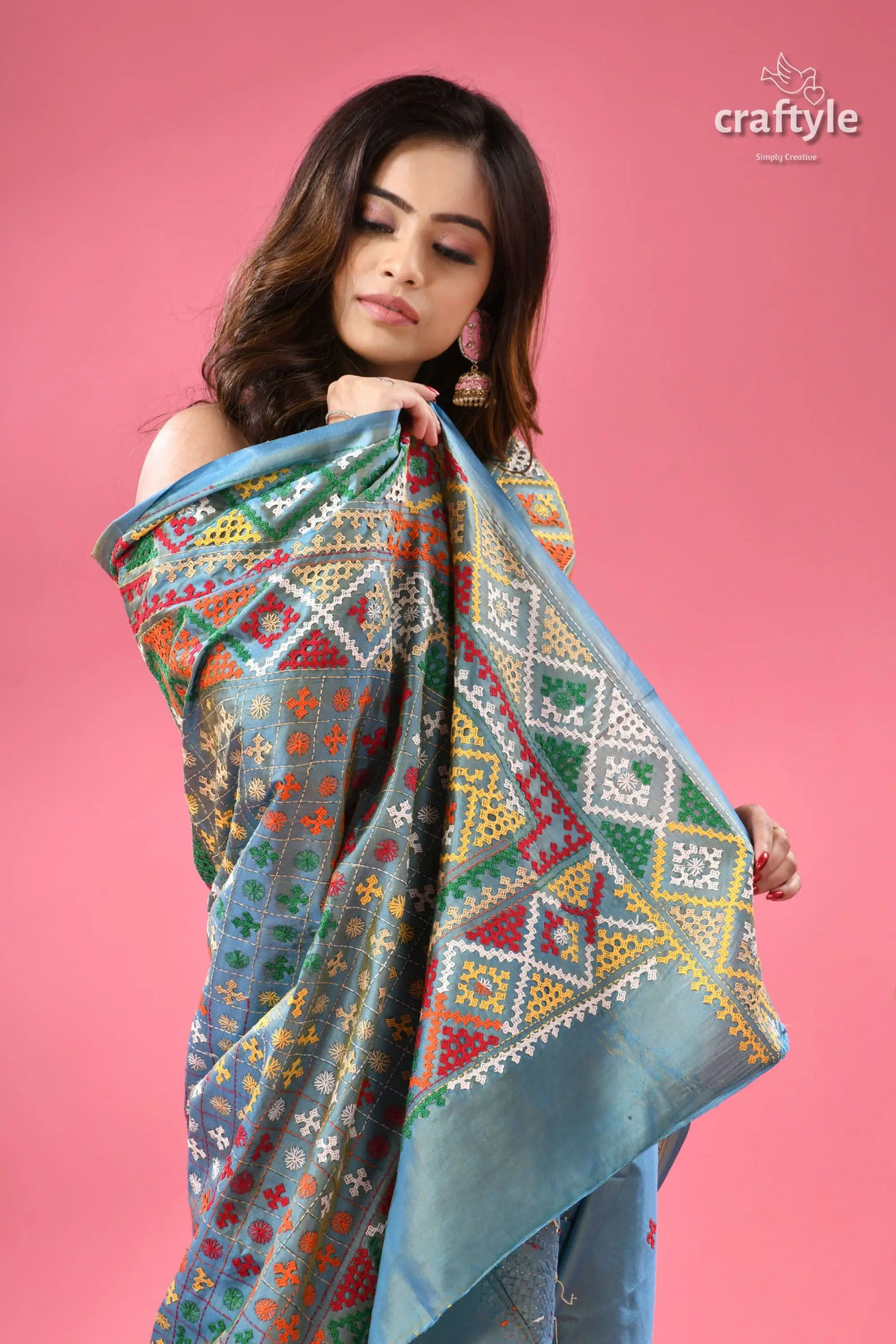 Dualtone multicolor silk kutch work embroidery saree light blue saree intricate colorful 2