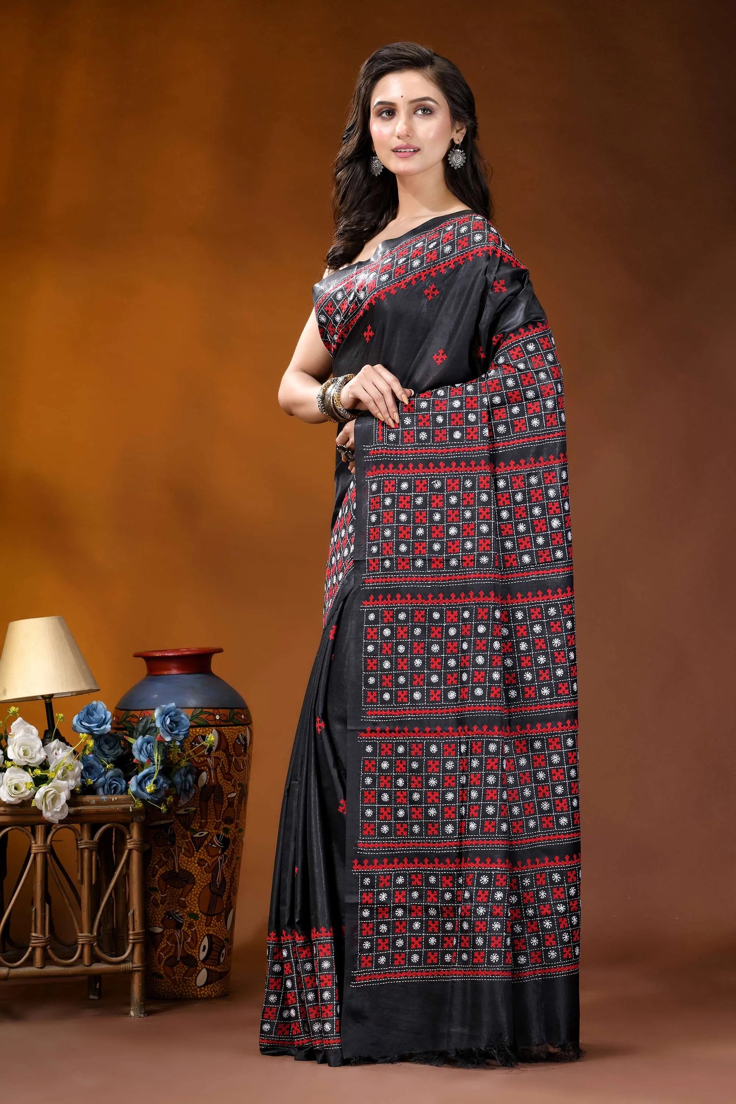 Ebony black ethnic motif silk gujrati stitch saree - hand embroidered black saree intricate red white 3