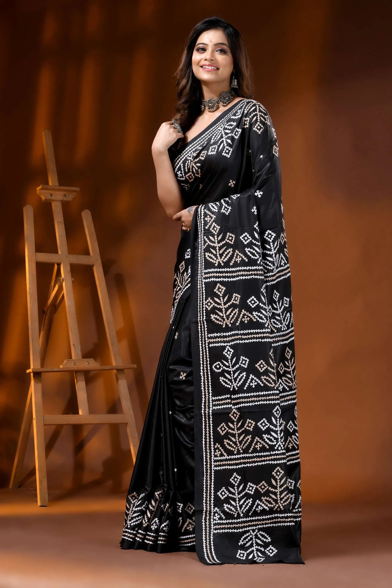 Ebony black floral hand embroidered silk gujarati stitch saree 3