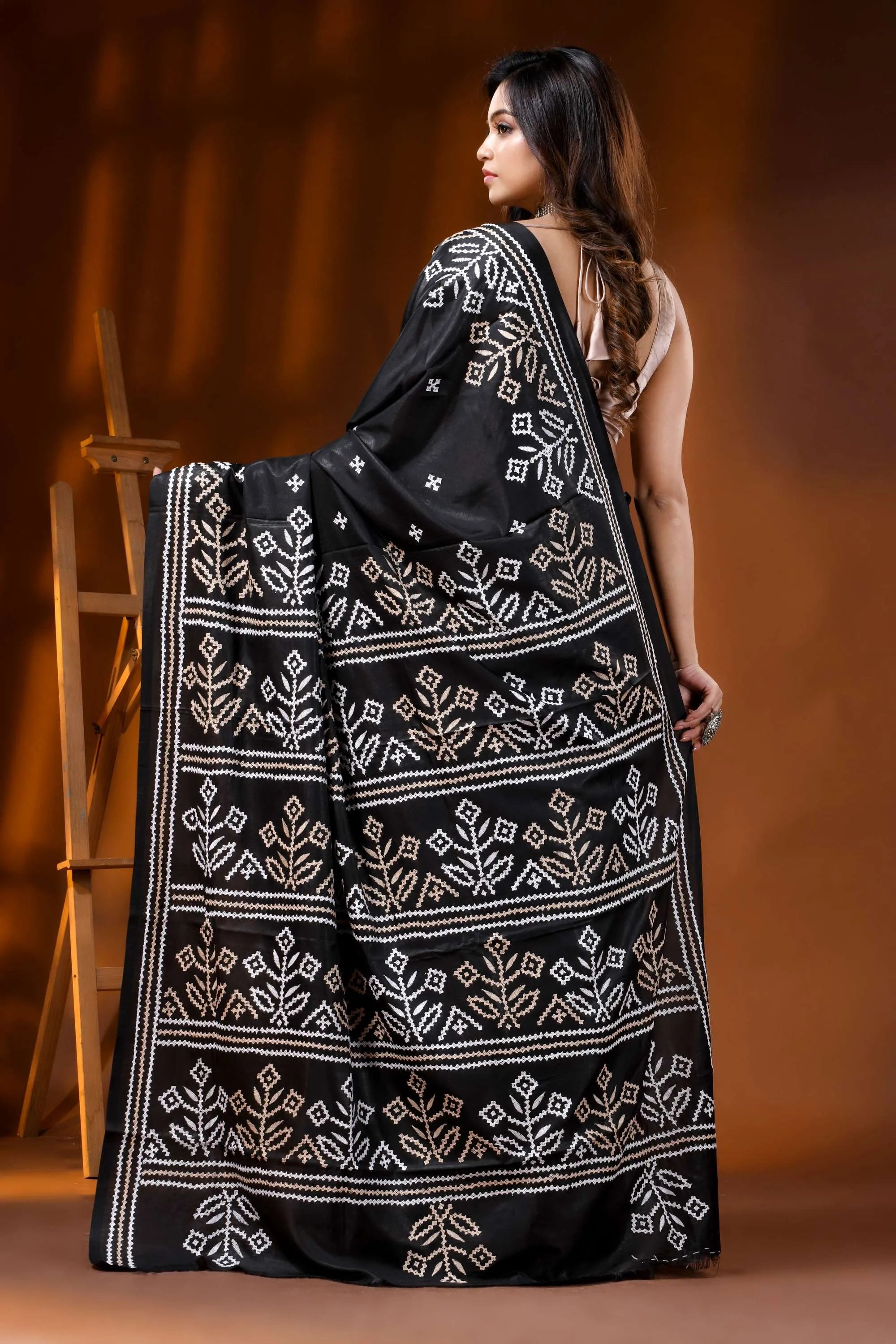 Ebony black floral hand embroidered silk gujarati stitch saree 5