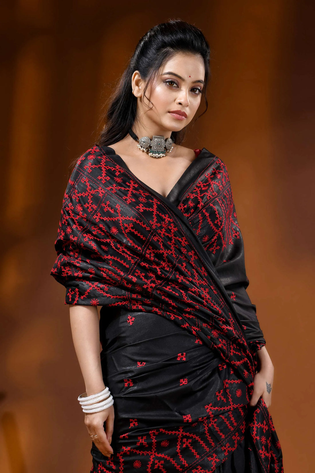 Ebony black handcrafted silk gujarati stitch saree - red thread ethnic design 2