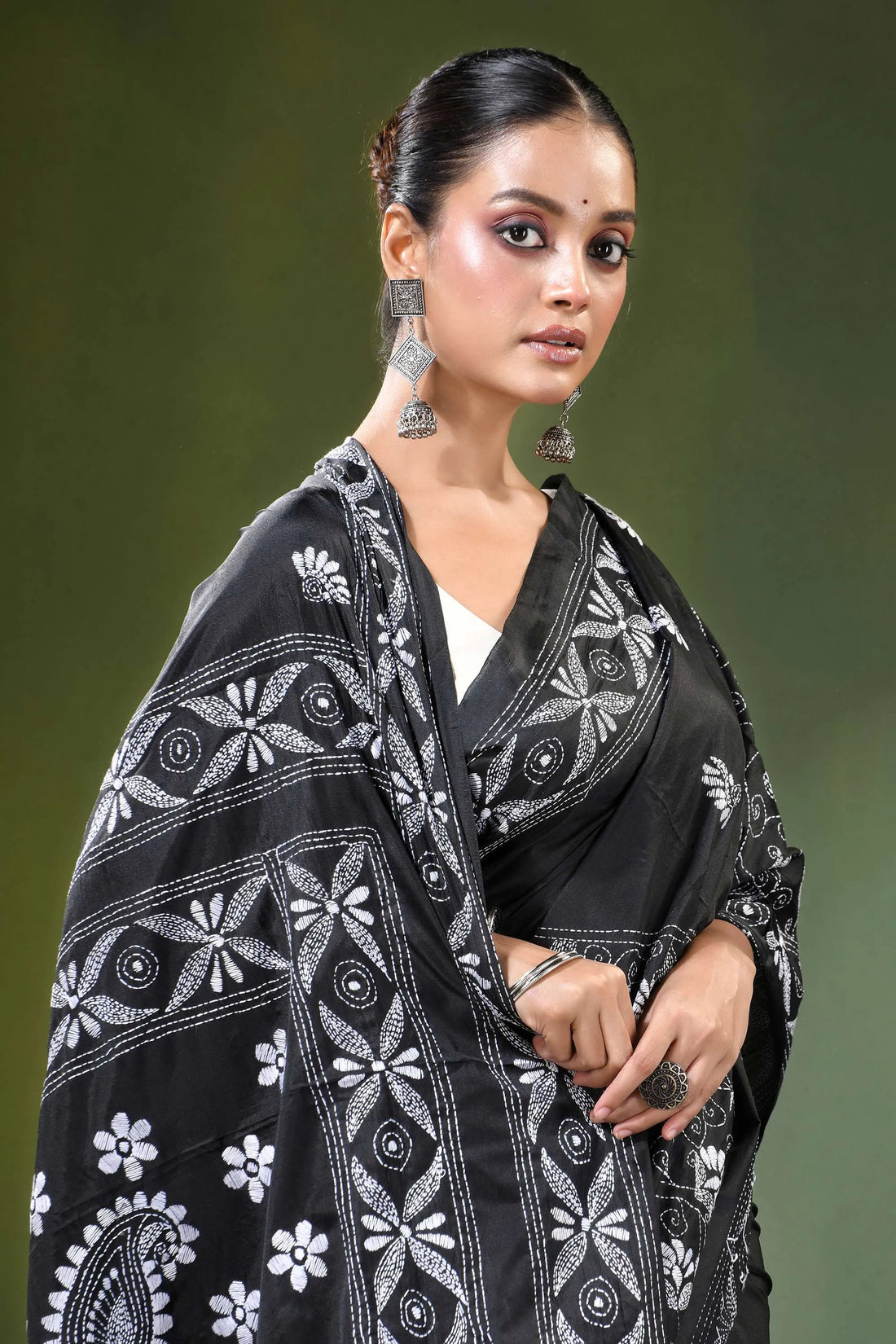 Ebony black paisley floral handcrafted silk kantha saree intricate white embroidery 2