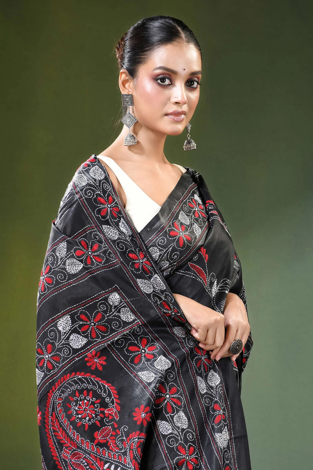 Ebony black paisley motif handcrafted silk kantha saree intricate red 2