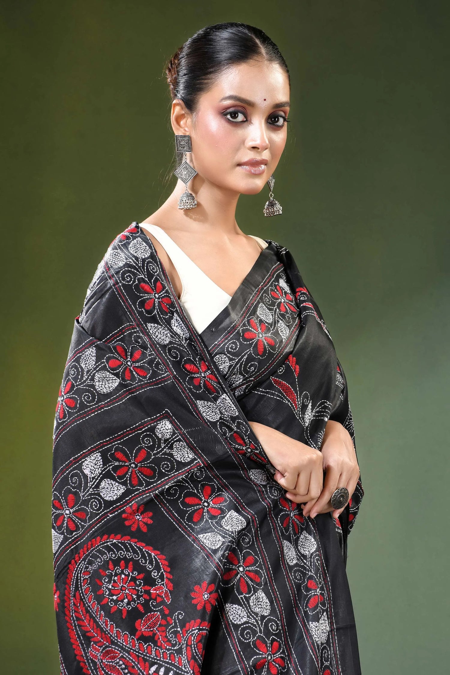 Ebony black paisley motif handcrafted silk kantha saree intricate red 2