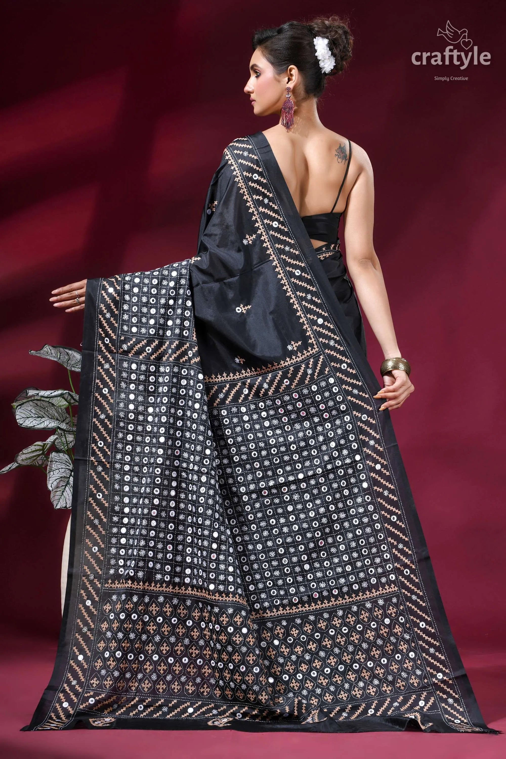 Ebony black party wear hand kutch embroidered silk saree - mirror work black silk saree intricate white 4