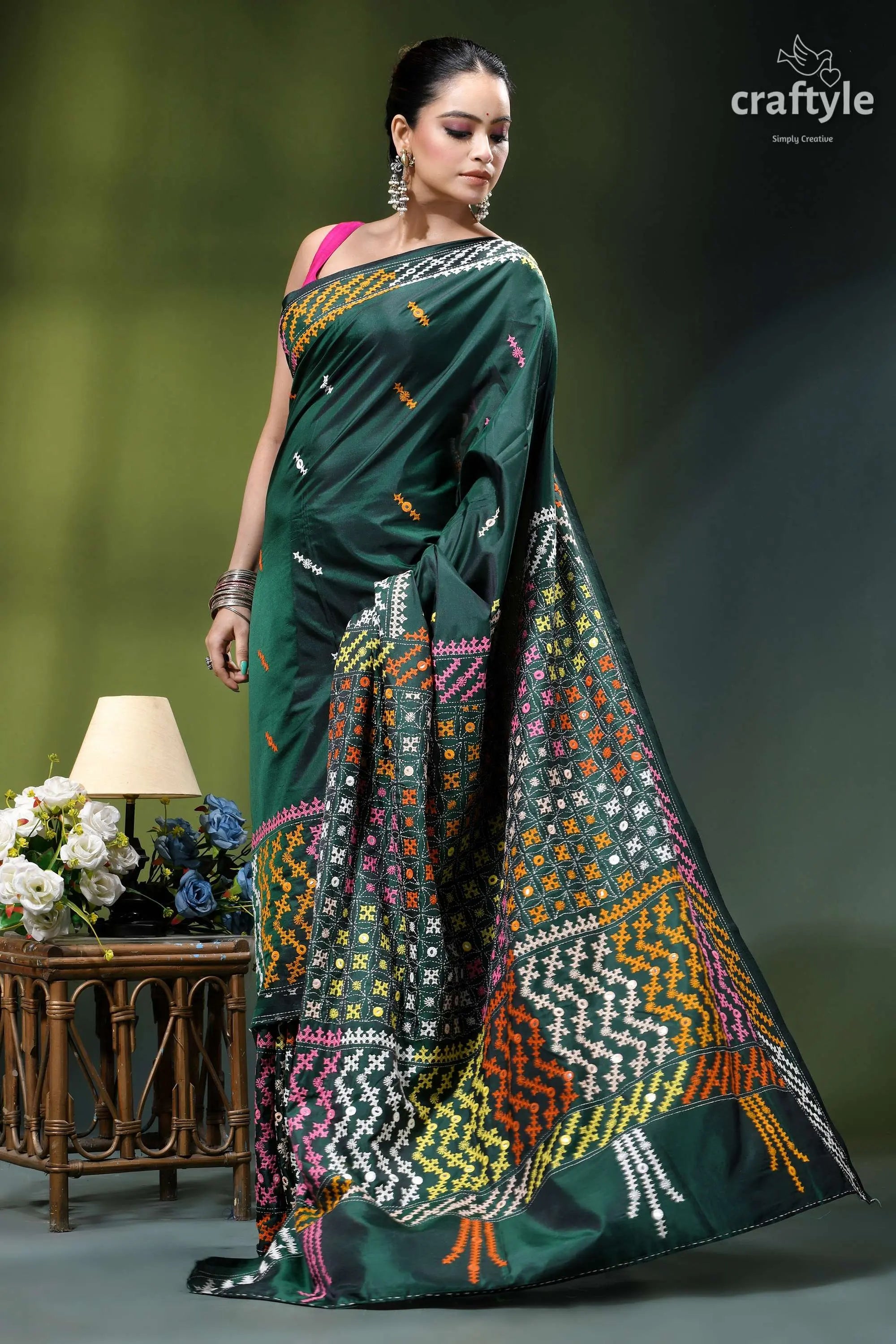 Eden green multi-thread gujrati stitch silk saree with mirror detailing emerald green silk saree intricate 5