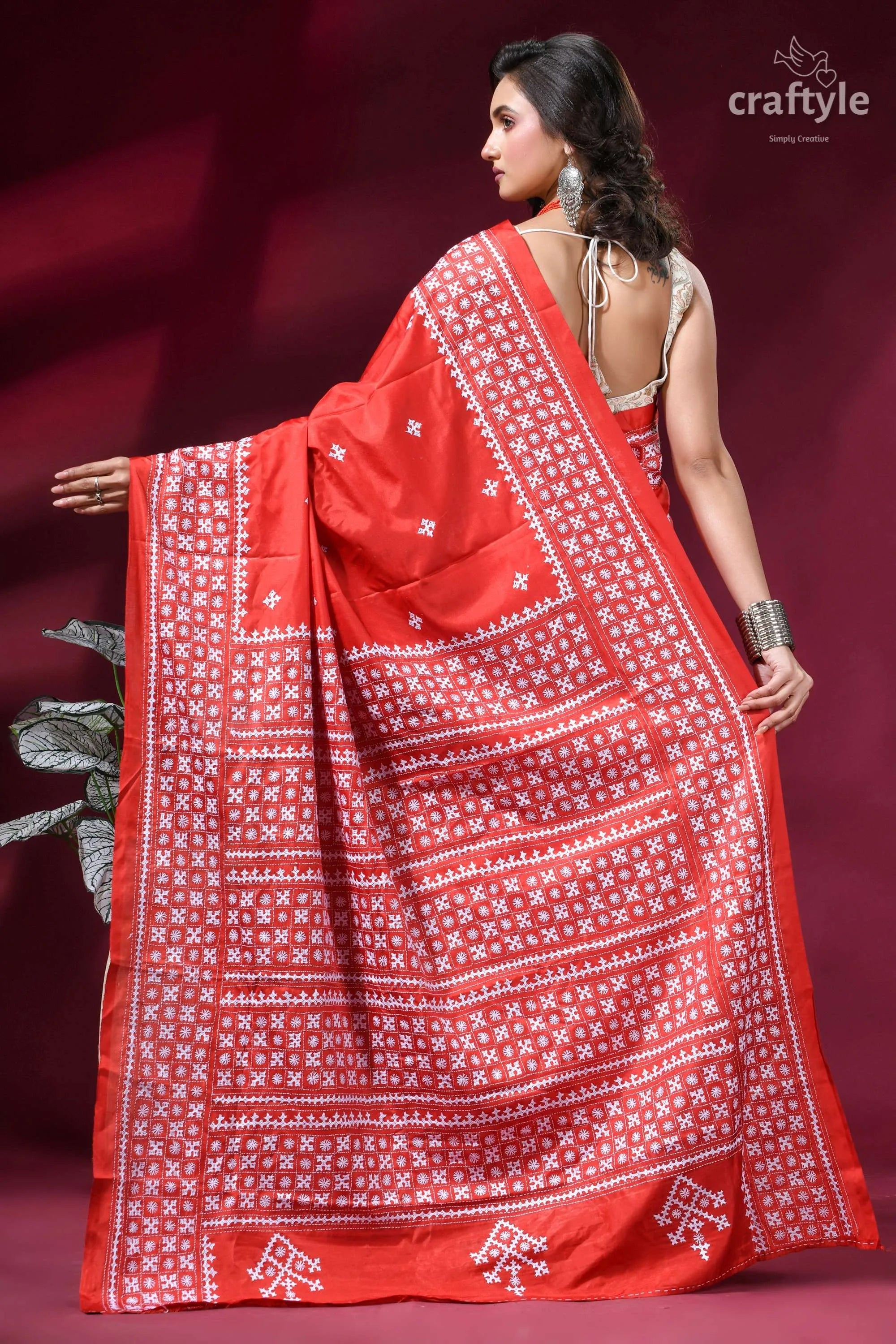 Exquisite red silk saree with white thread kutch embroidery vibrant red saree intricate white 5