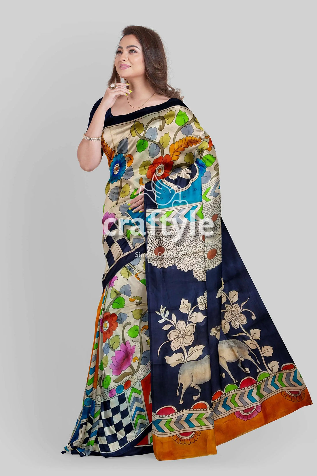 Fish motif spanish green floral design hand painted pure tussar kalamkari saree woman floral animal print saree 1
