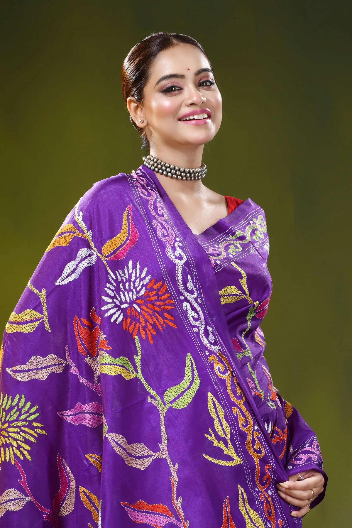 Floral motif bright purple handmade silk kantha stitch saree 2