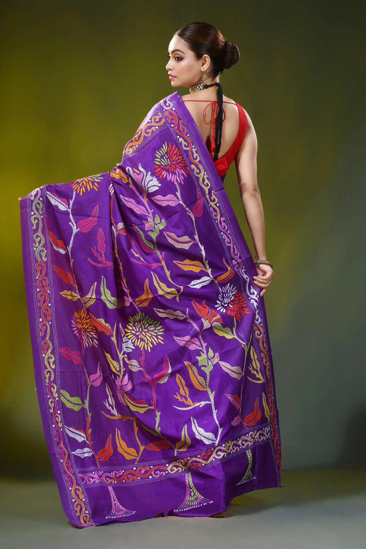Floral motif bright purple handmade silk kantha stitch saree 5