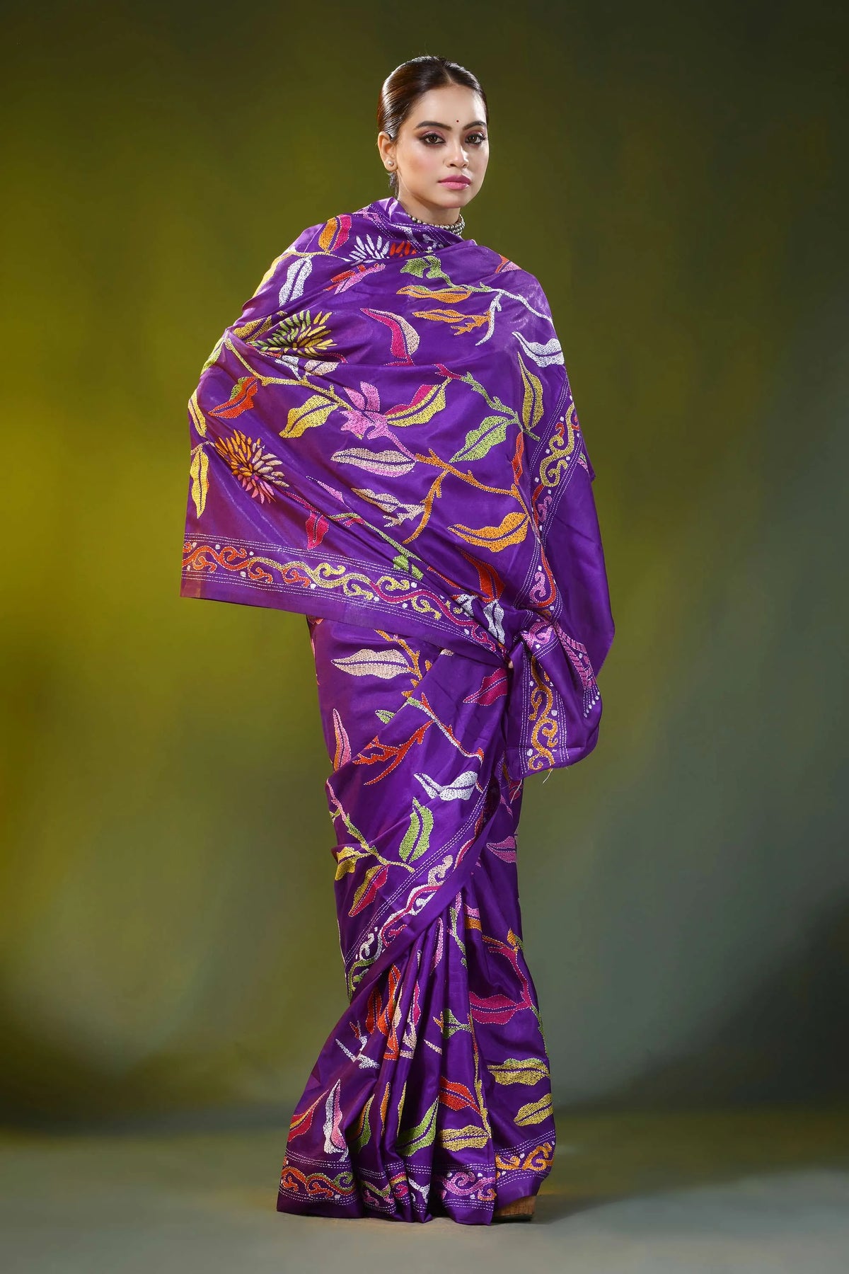 Floral motif bright purple handmade silk kantha stitch saree 4