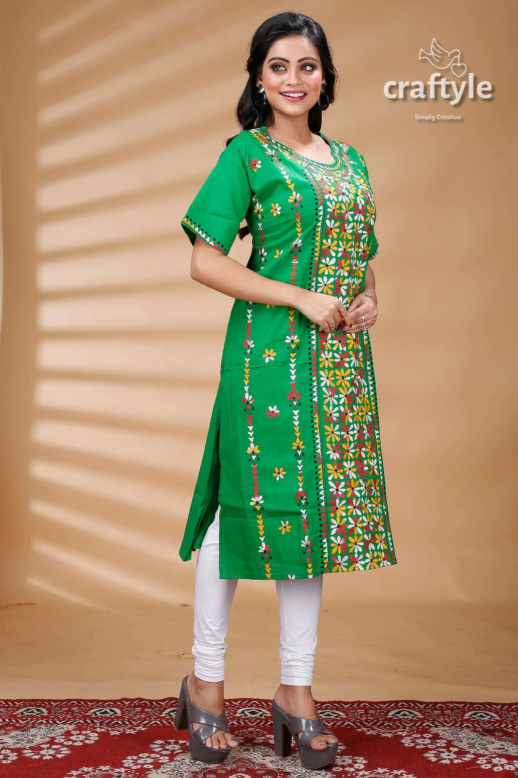 Forest green multithread cotton kantha kurti with short sleeves green floral-patterned kurta 3