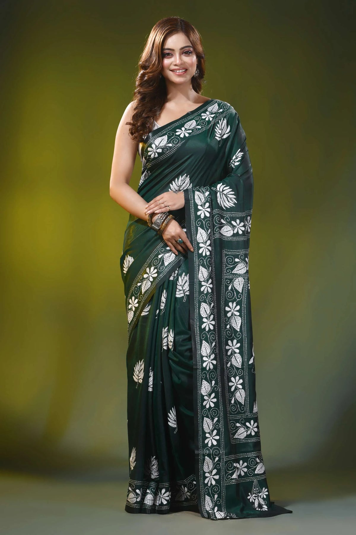 Forest green silk kantha stitch saree with handmade bullock cart motif 7