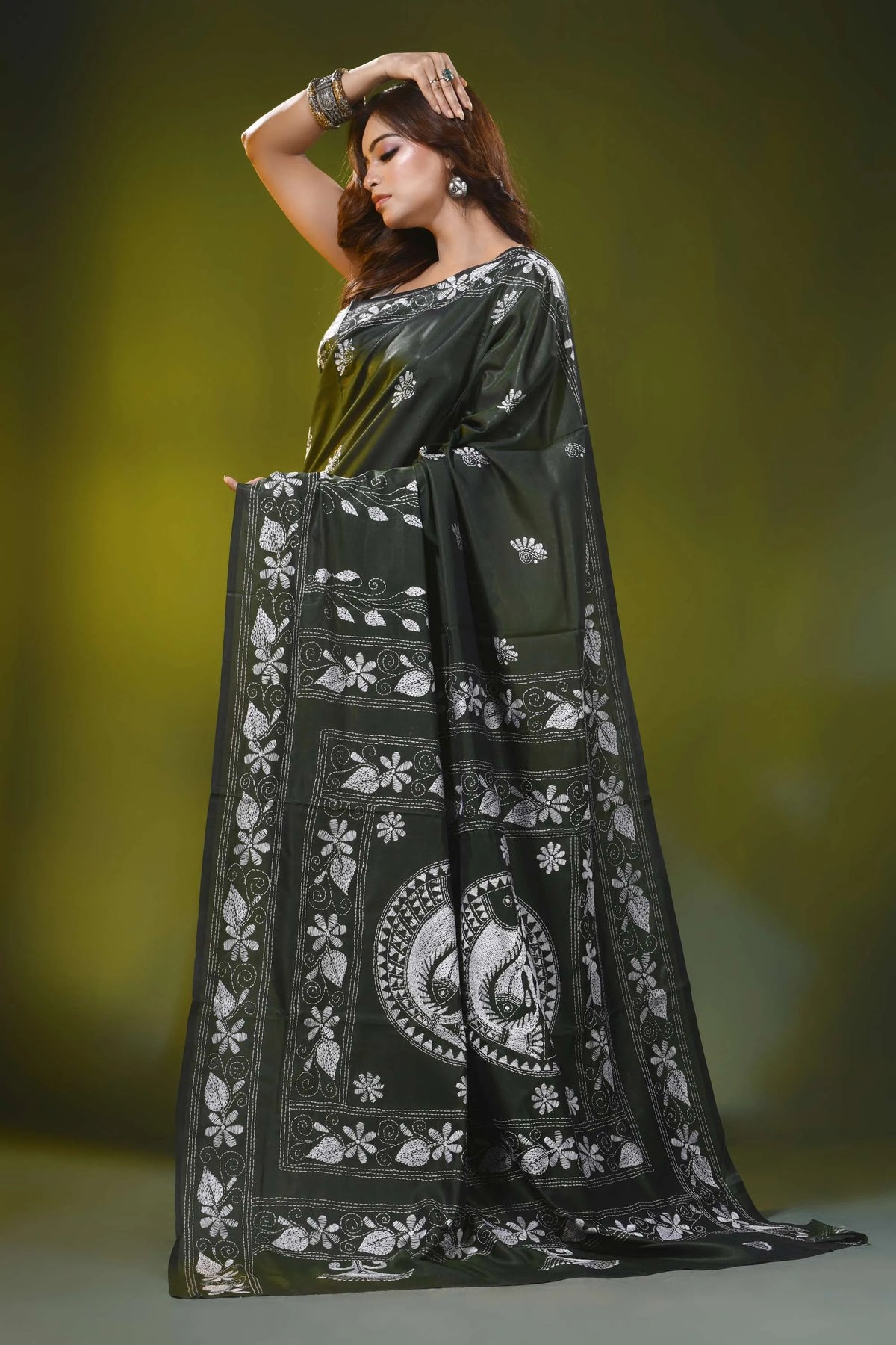 Forest green silk kantha work saree with handcrafted fish motif 3