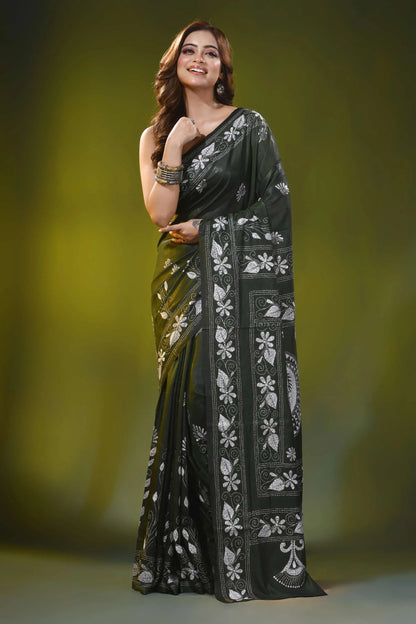 Forest green silk kantha work saree with handcrafted fish motif 5
