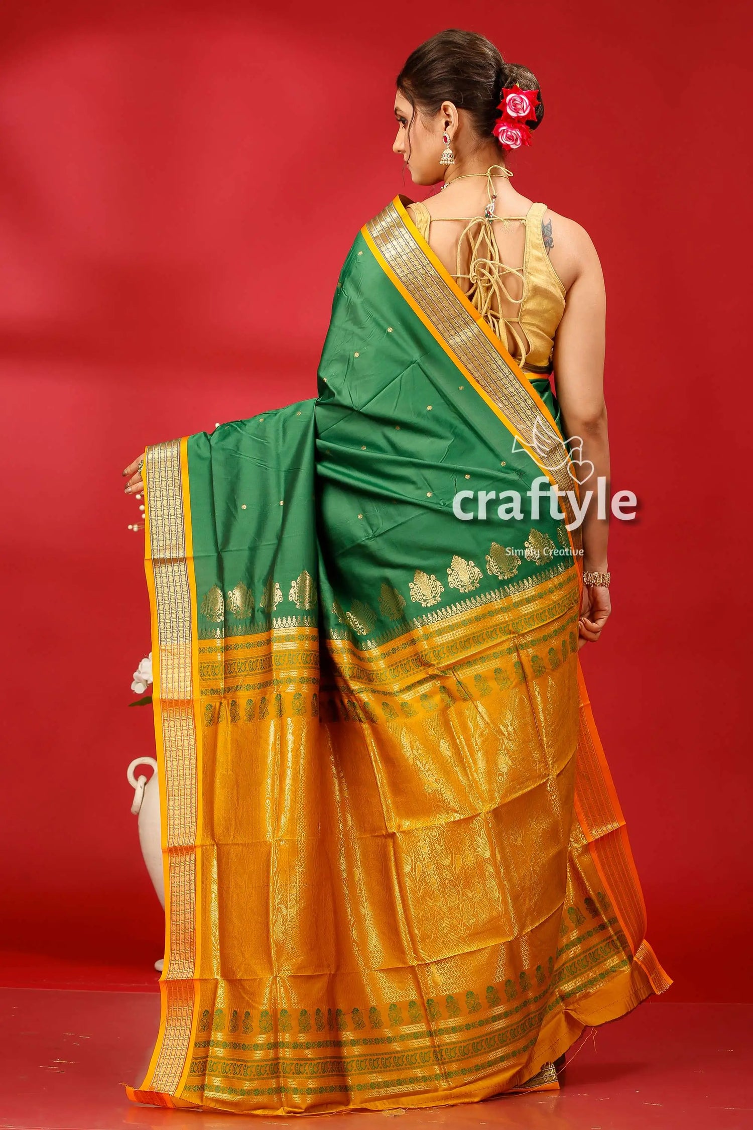 Fun green zari border beautiful bomkai silk saree green gold silk saree 5