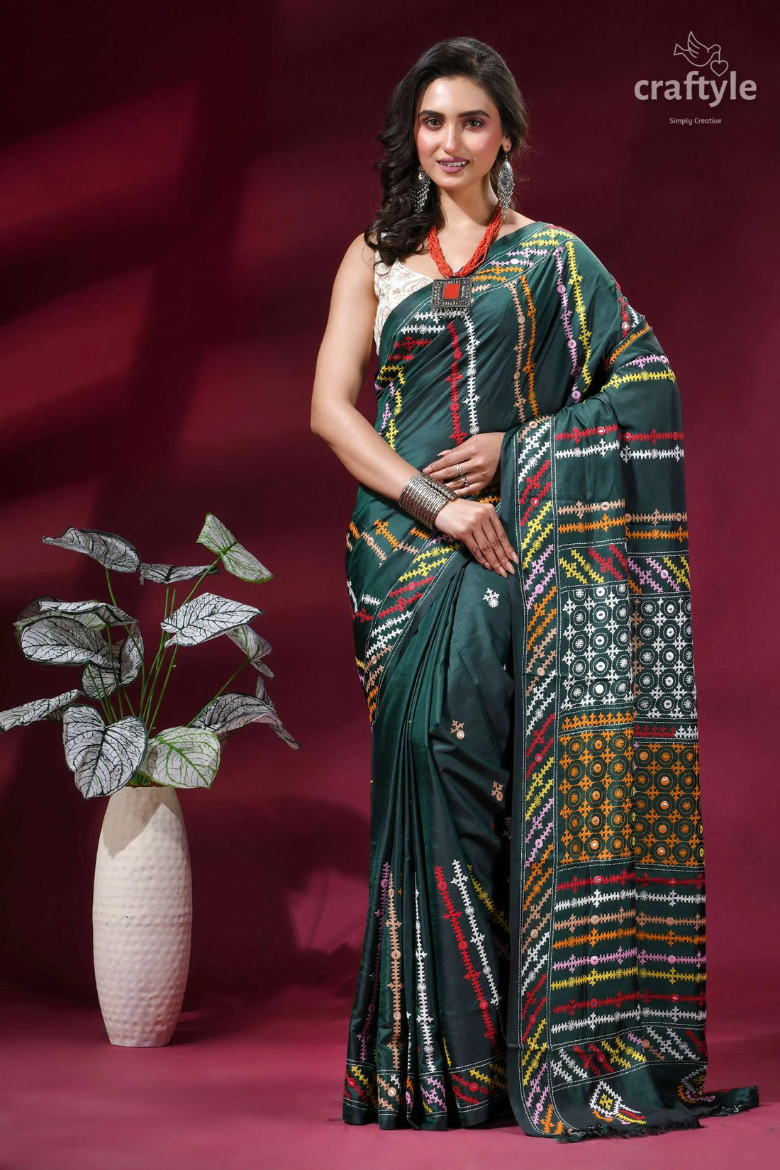 Gable green multi-thread gujrati stitch silk saree with mirror work emerald green saree intricate multicolored 1