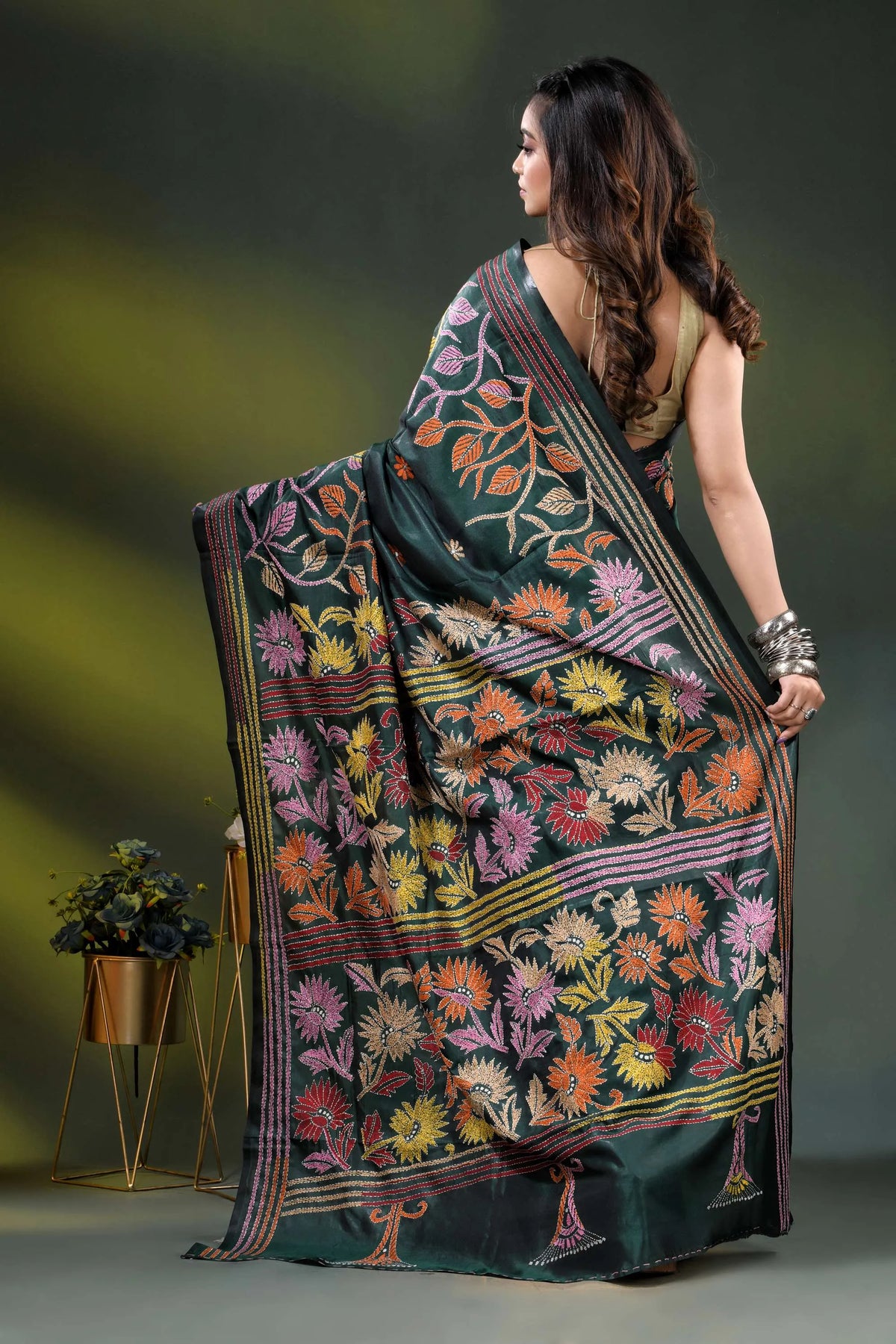 Gable green multicolor floral design handmade kantha silk saree 4
