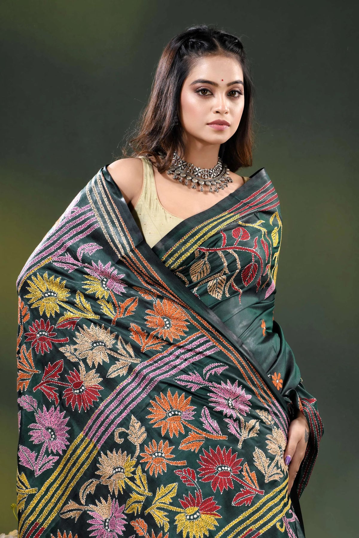 Gable green multicolor floral design handmade kantha silk saree 2