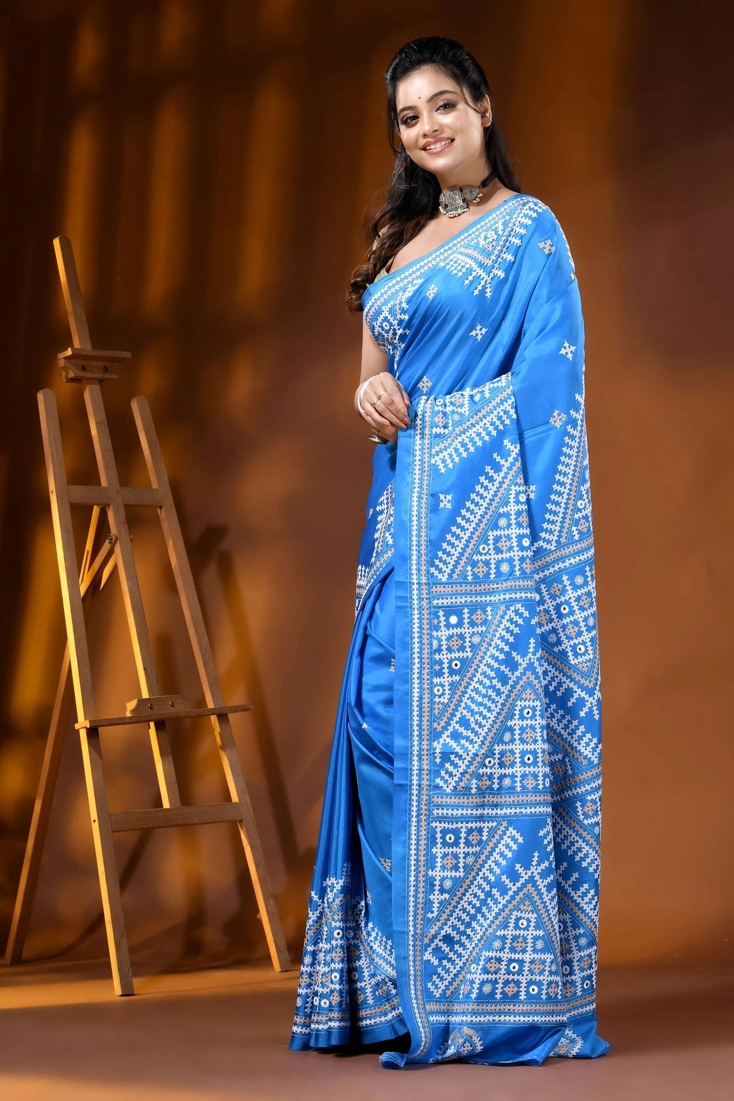 Geometric design bright blue silk kutch embroidery saree with mirror detailing 3