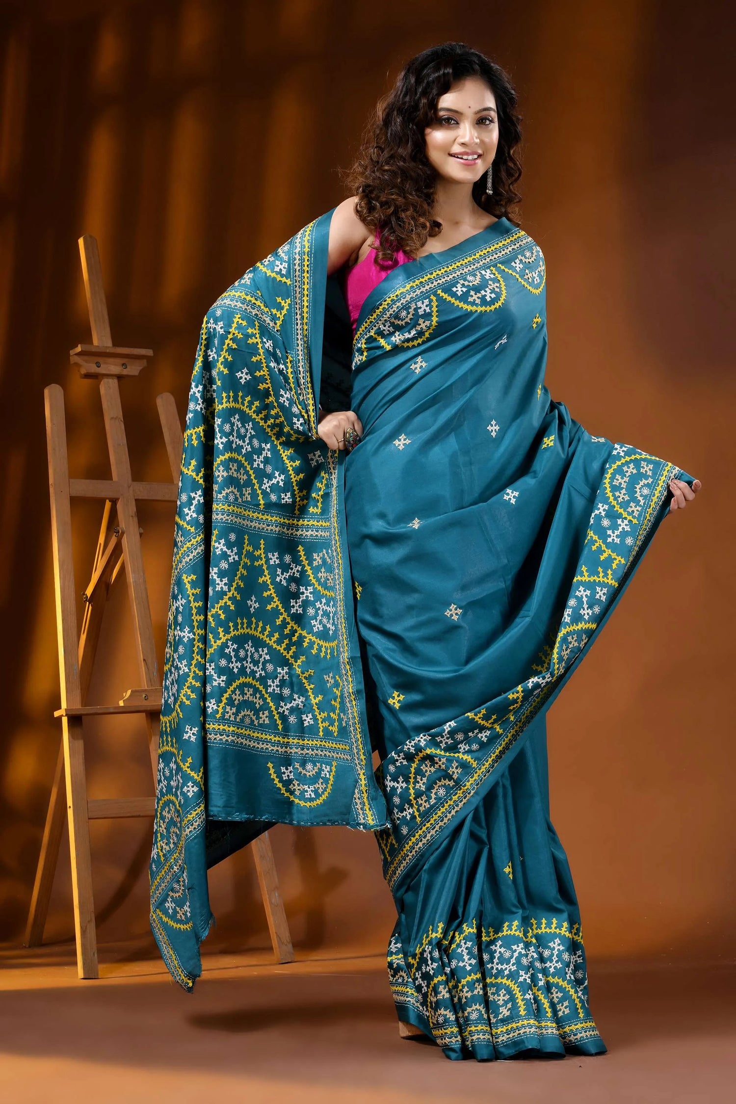 Greenish blue silk gujarati stitch saree with multicolor ethnic design 4