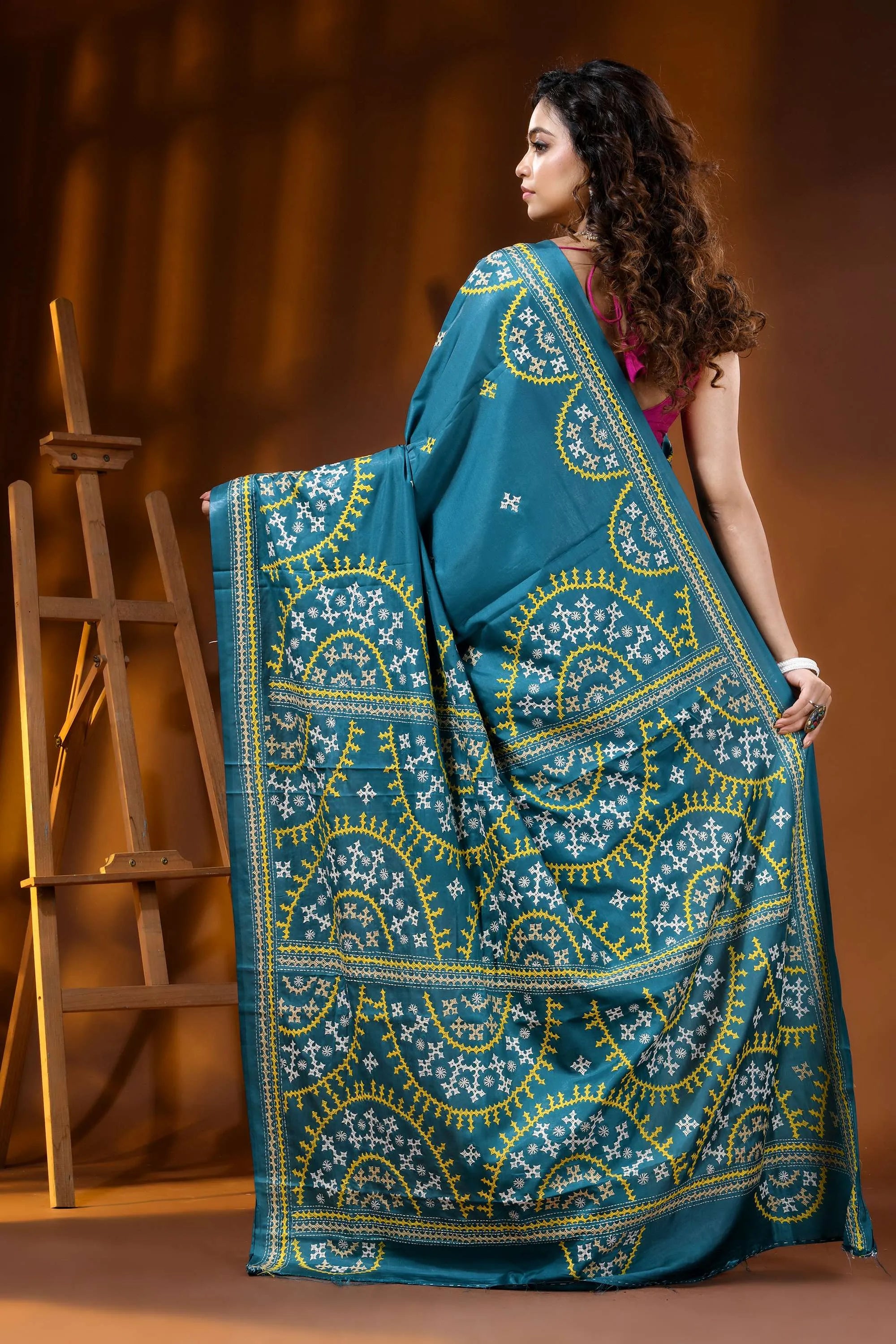 Greenish blue silk gujarati stitch saree with multicolor ethnic design 5