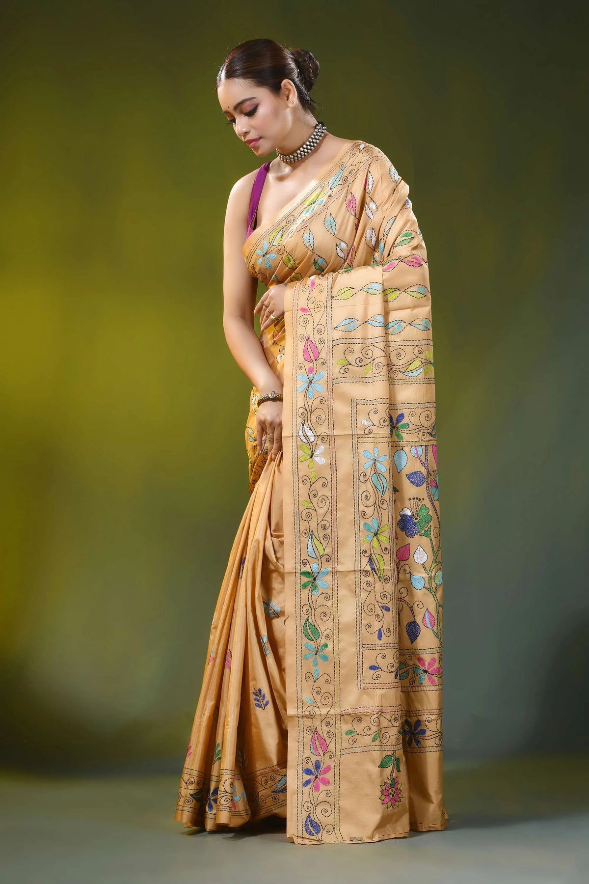 Hand embroidered beige sand silk kantha saree floral vine motif 3